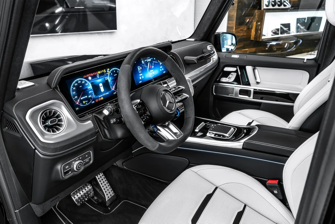 2025 Mercedes-AMG G 63 offered by a specialist dealer in Ostrava, Czechia, photo 12 of 15