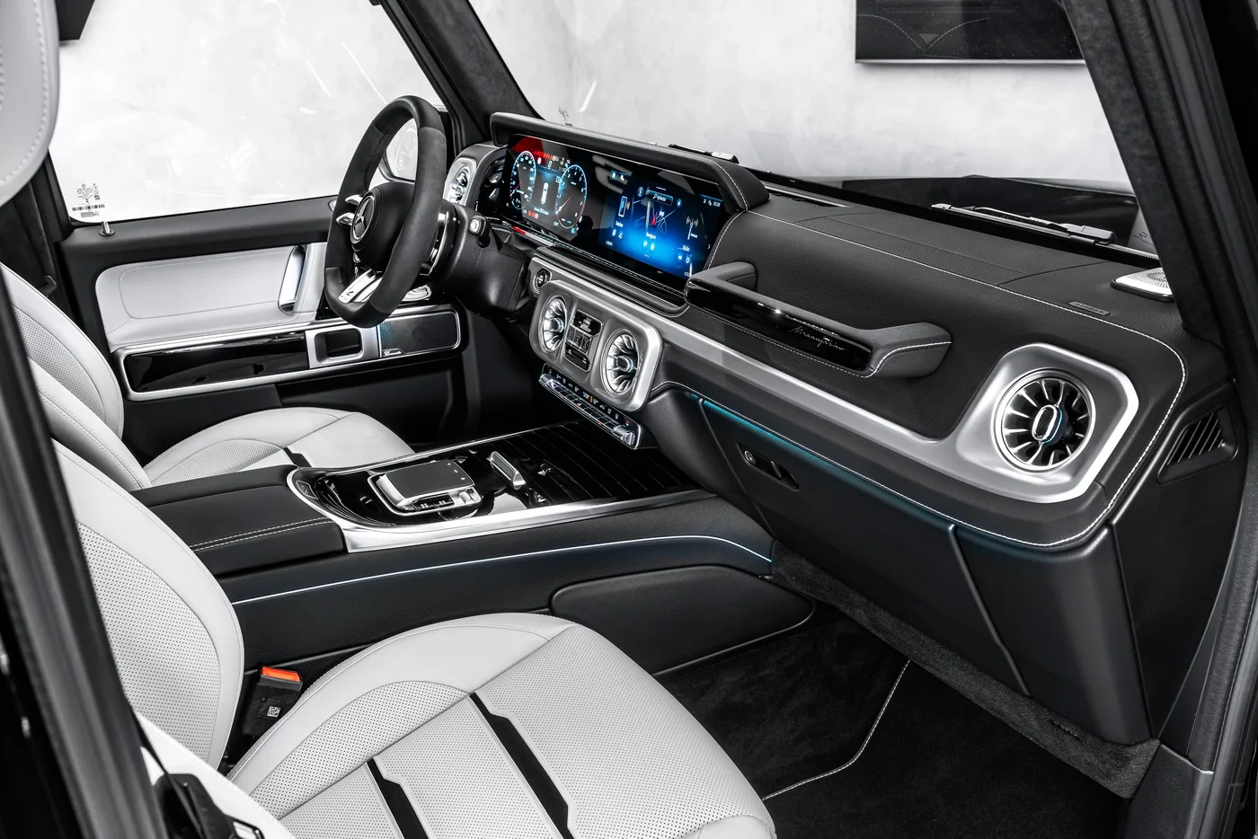 2025 Mercedes-AMG G 63 offered by a specialist dealer in Ostrava, Czechia, photo 13 of 15