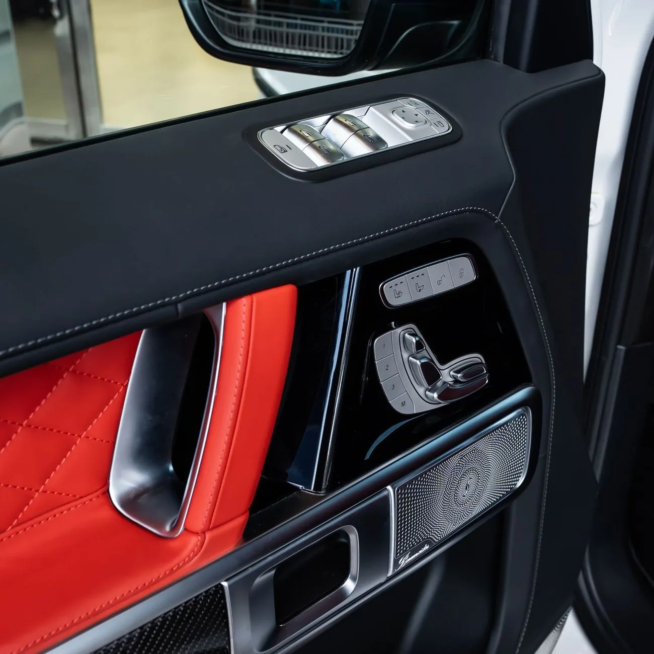 2025 Mercedes-AMG G 63 offered by a specialist dealer in Dubai, United Arab Emirates, photo 11 of 17