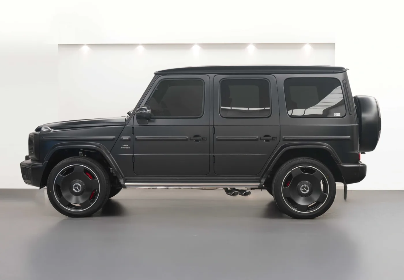 2025 Mercedes-AMG G 63 offered by a specialist dealer in Dubai, United Arab Emirates, photo 3 of 10