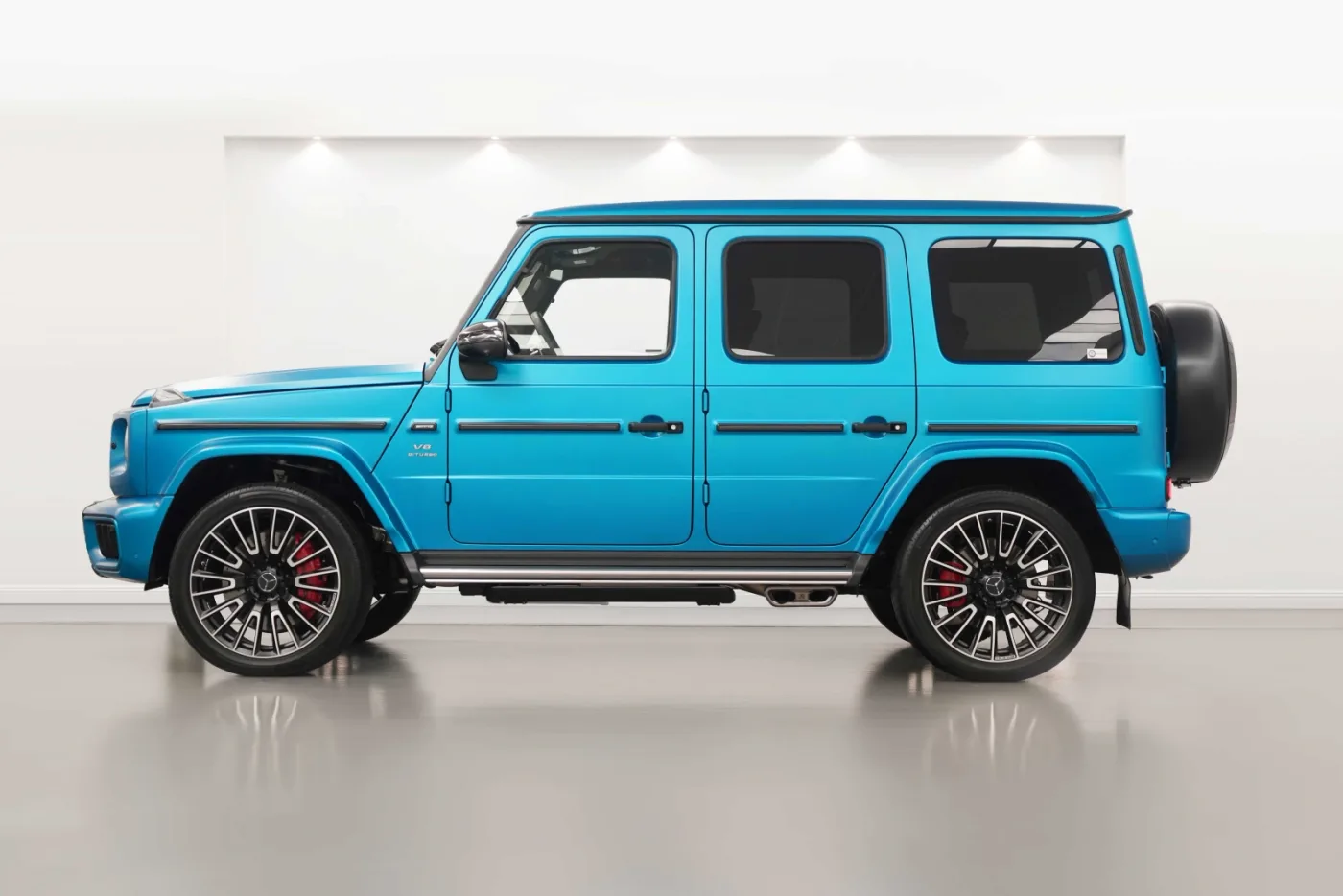 2025 Mercedes-AMG G 63 offered by a specialist dealer in Dubai, United Arab Emirates, photo 3 of 10