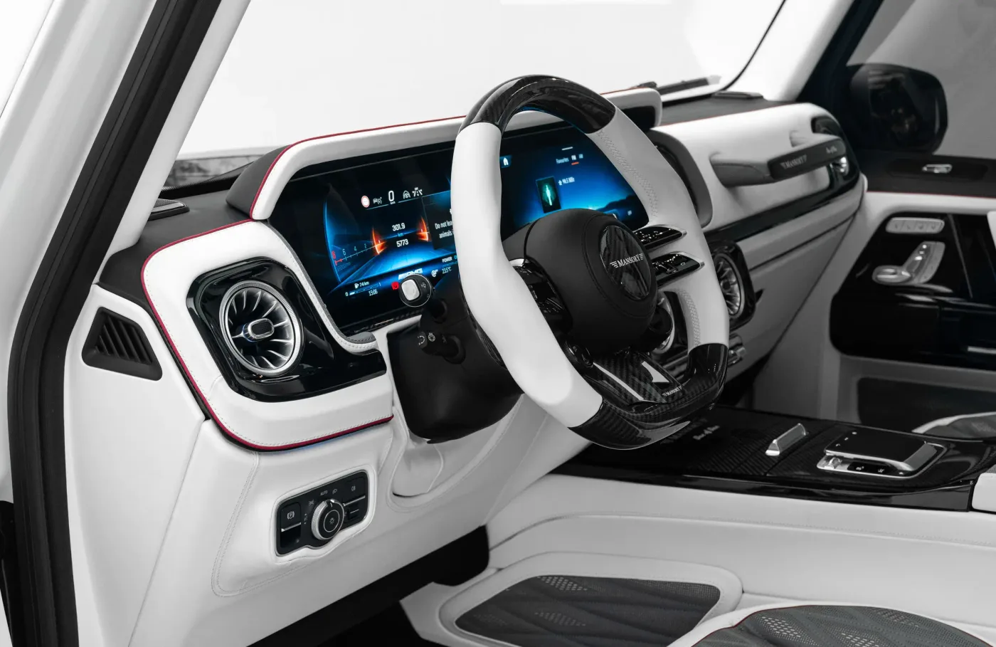 2025 Mercedes-AMG G 63 offered by a specialist dealer in Dubai, United Arab Emirates, photo 5 of 10