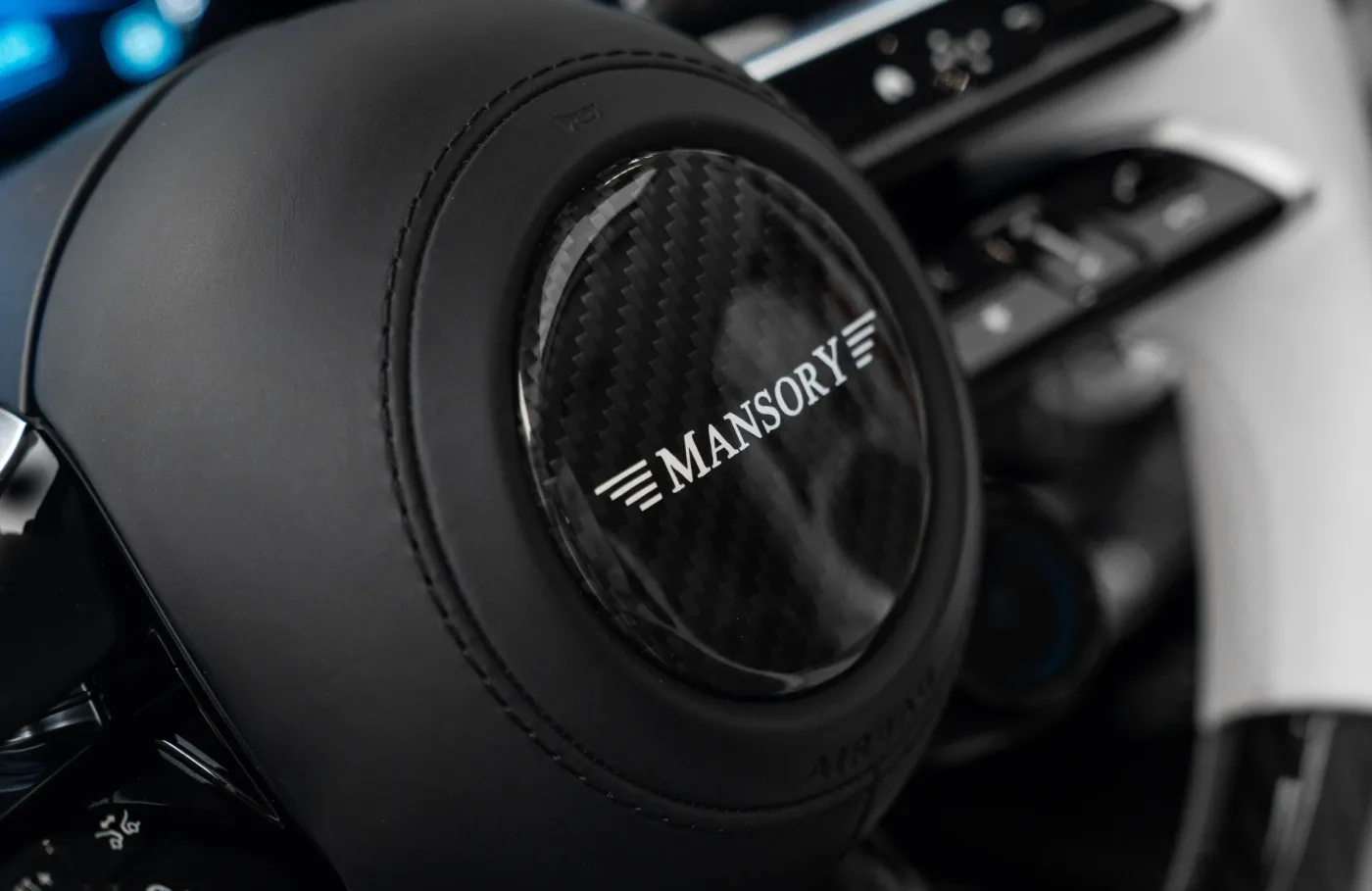 2025 Mercedes-AMG G 63 offered by a specialist dealer in Dubai, United Arab Emirates, photo 9 of 10