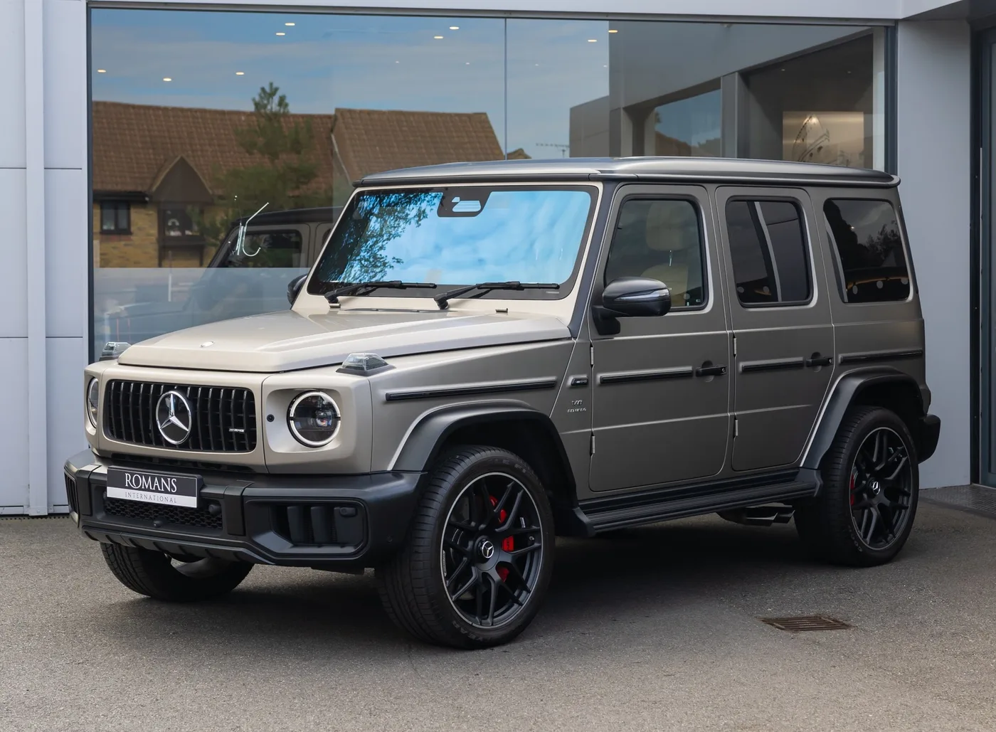 2025 Mercedes-AMG G 63 proposée par un concessionnaire spécialisé à Banstead, Royaume-Uni, photo 2 sur 15