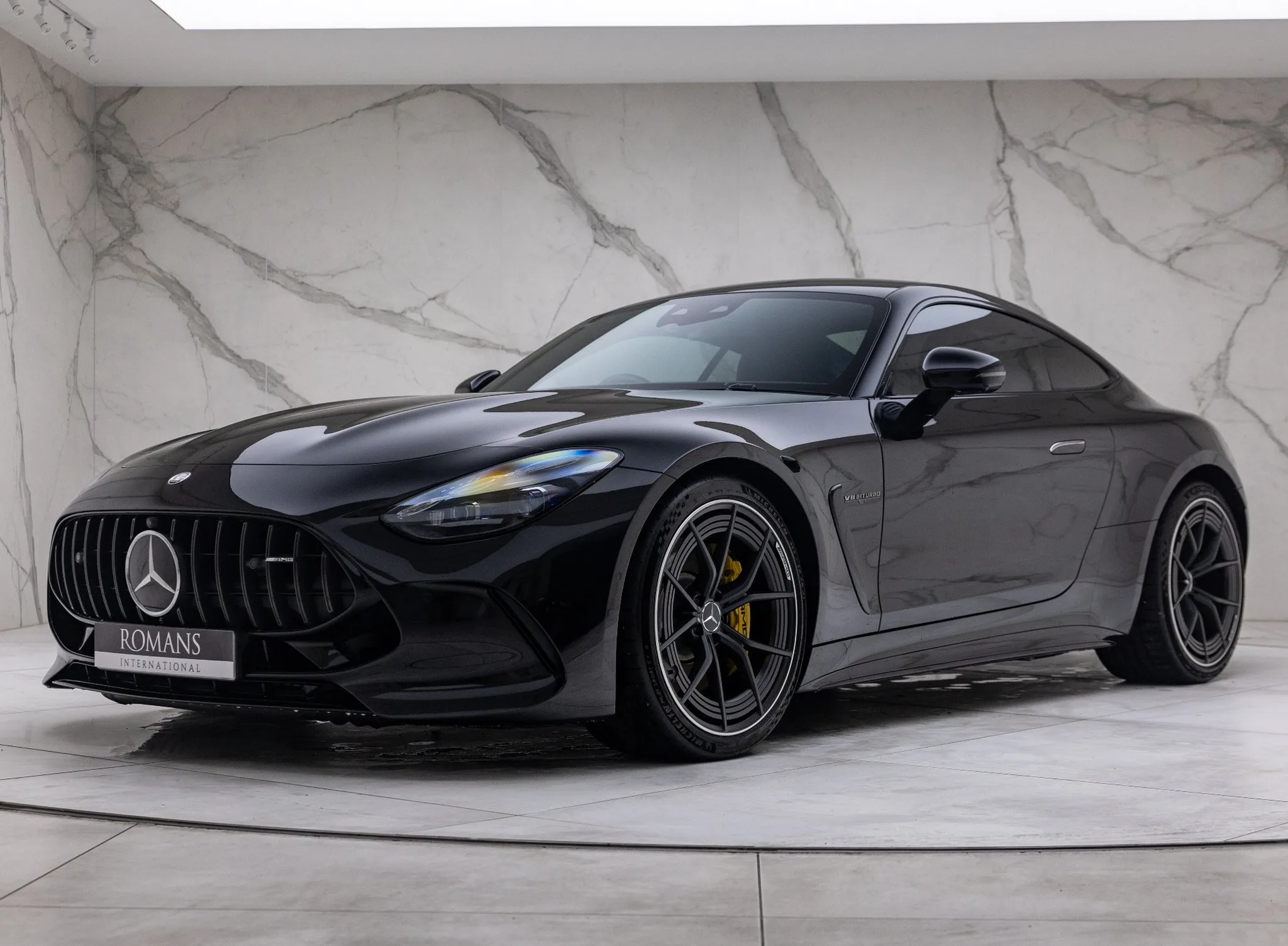 2025 Mercedes-AMG GT 63 Premium Plus proposée par un concessionnaire spécialisé à Banstead, Royaume-Uni, photo principale