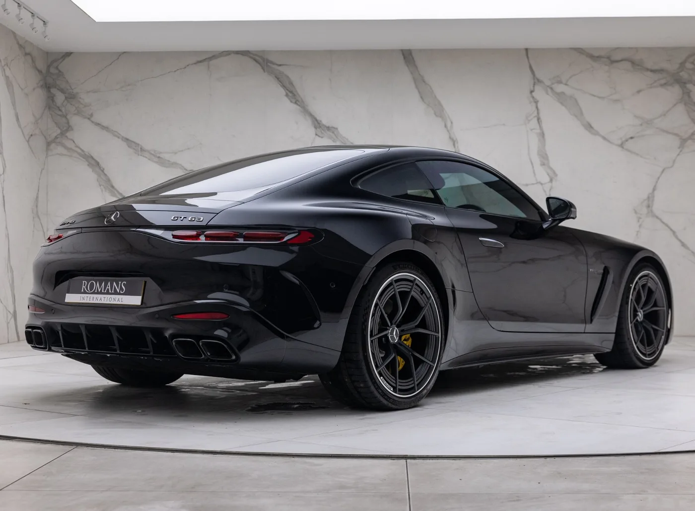 2025 Mercedes-AMG GT 63 Premium Plus proposée par un concessionnaire spécialisé à Banstead, Royaume-Uni, photo 6 sur 15