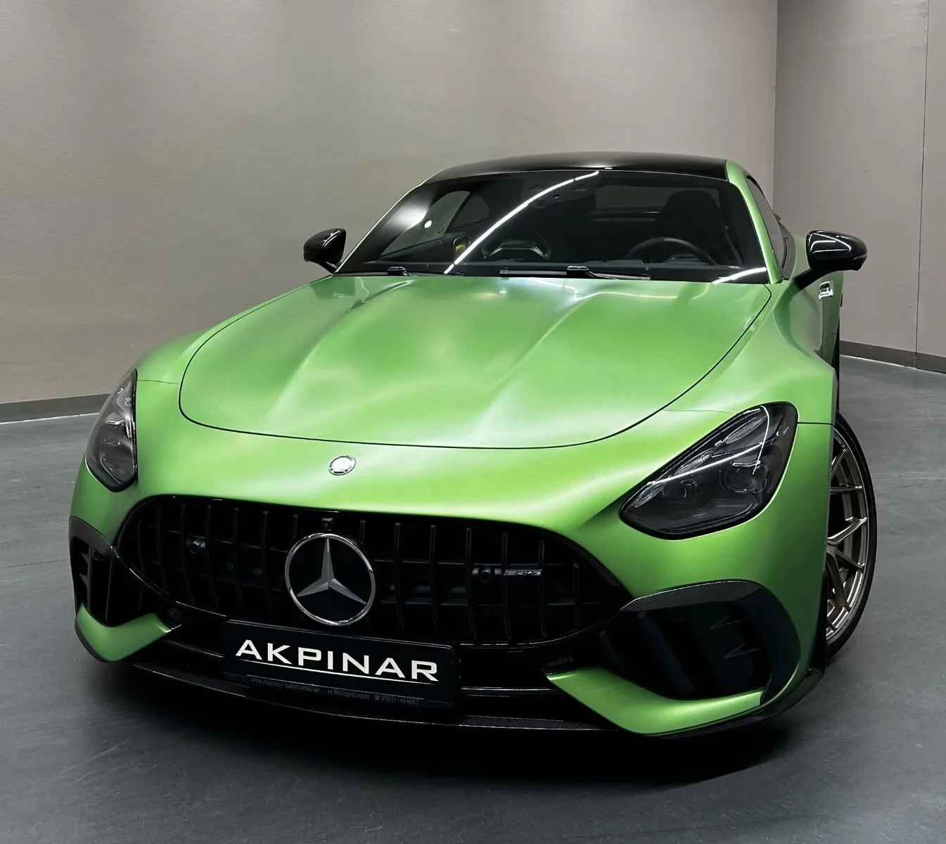 2025 Mercedes-AMG GT 63 PRO, 2/30