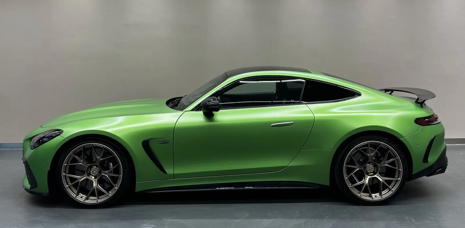 2025 Mercedes-AMG GT 63 PRO, 4/30