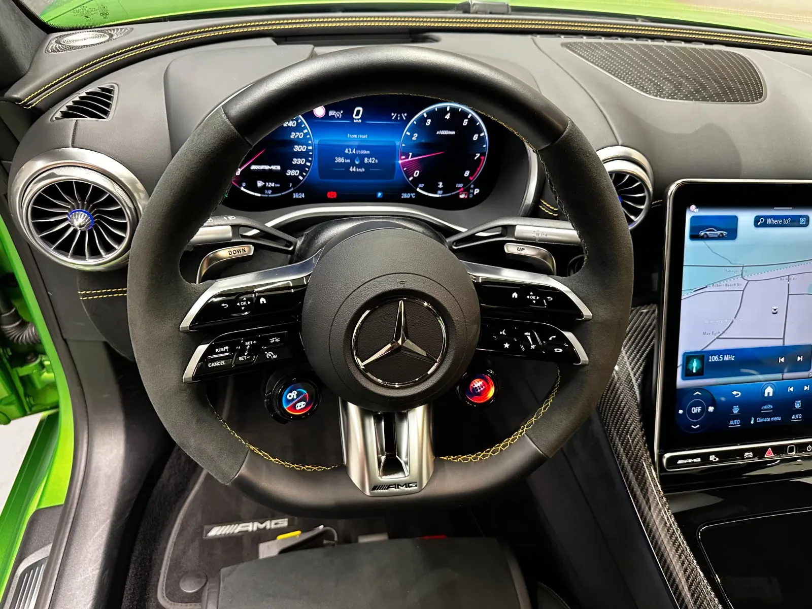 2025 Mercedes-AMG GT 63 PRO, 17/30