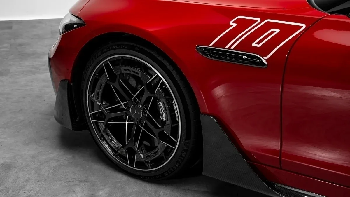 2025 Mercedes-AMG PureSpeed angeboten von einem Fachhändler in Dubai, Vereinigte Arabische Emirate, Foto 6 von 25