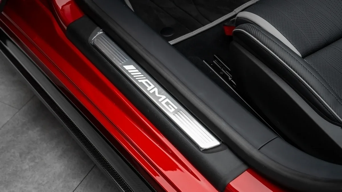 2025 Mercedes-AMG PureSpeed angeboten von einem Fachhändler in Dubai, Vereinigte Arabische Emirate, Foto 11 von 25