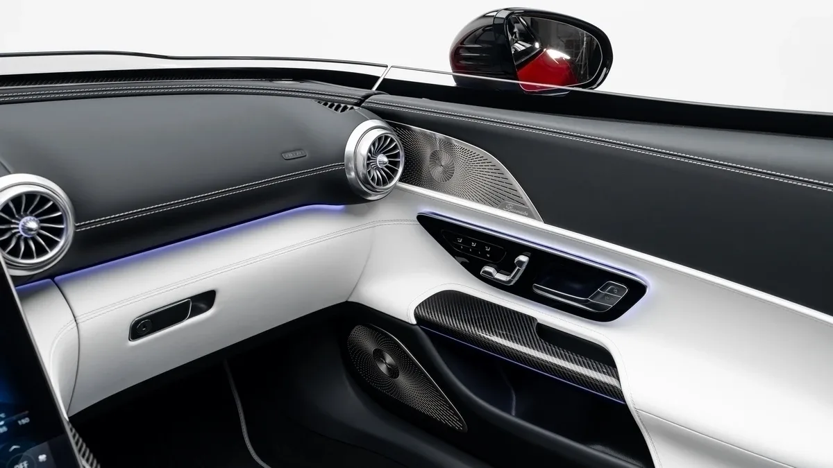 2025 Mercedes-AMG PureSpeed angeboten von einem Fachhändler in Dubai, Vereinigte Arabische Emirate, Foto 19 von 25
