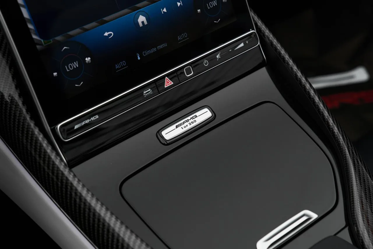2025 Mercedes-AMG PureSpeed proposée par un concessionnaire spécialisé à Dubai, Émirats arabes unis, photo 10 sur 10