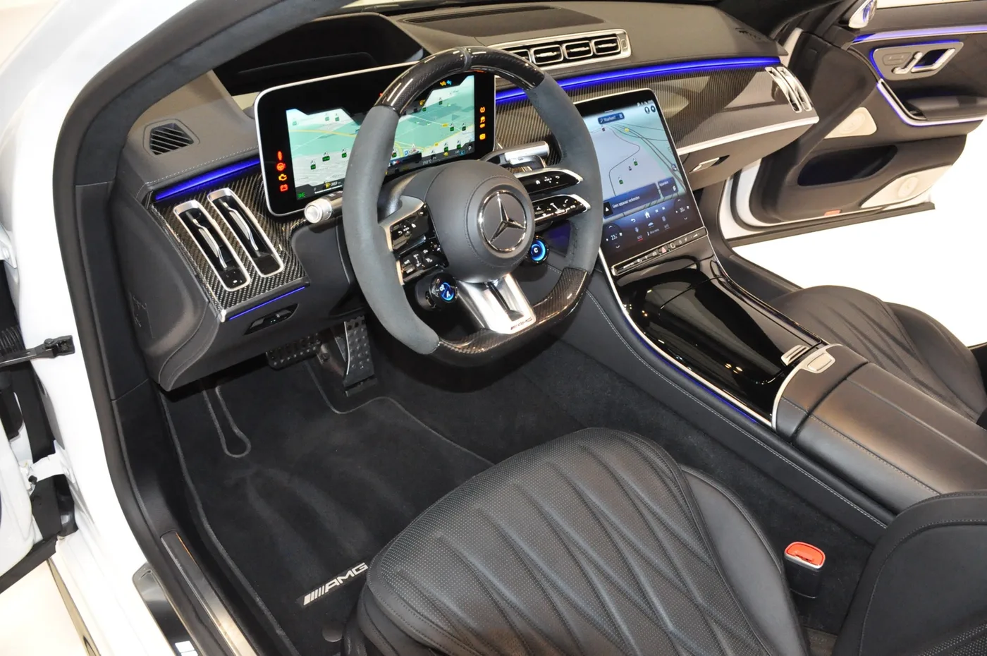 2025 Mercedes-AMG S 63 E Performance proposée par un négociant en voitures de collection à Alkmaar, Pays-Bas, photo 2 sur 15