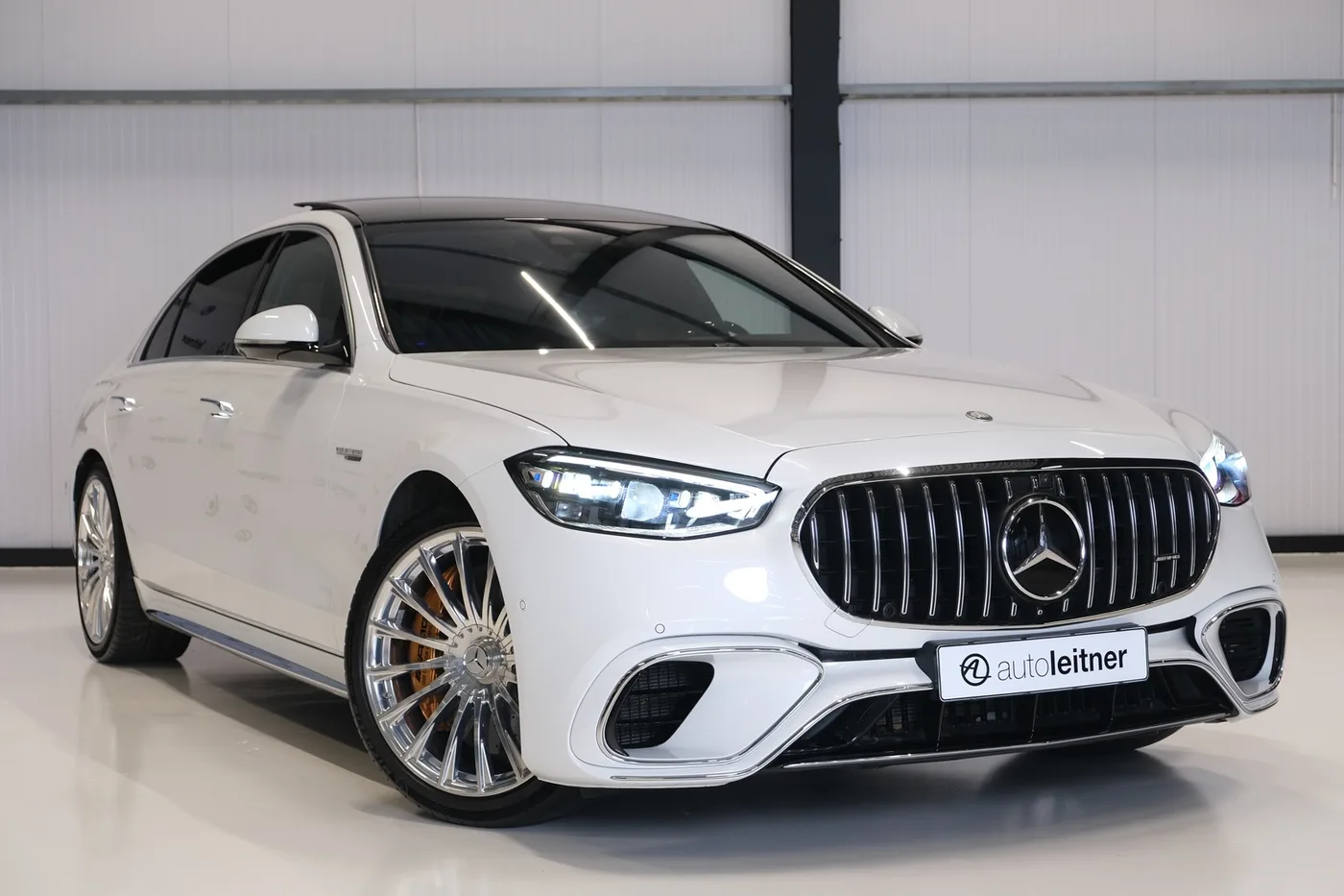 2025 Mercedes-AMG S 63 E Performance proposée par un négociant en voitures de collection à Alkmaar, Pays-Bas, photo 13 sur 15
