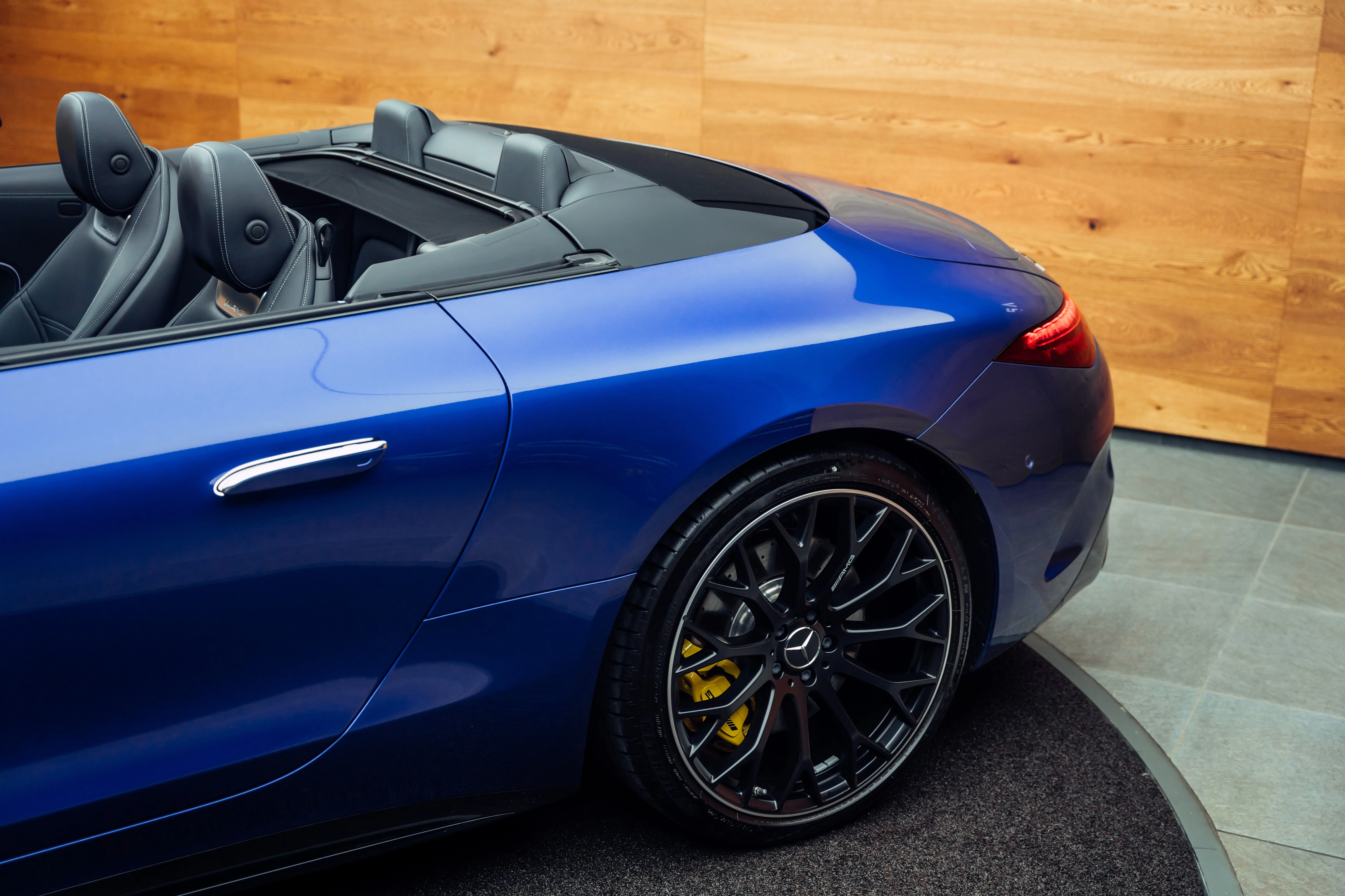 2025 Mercedes-AMG SL 63, 21/24