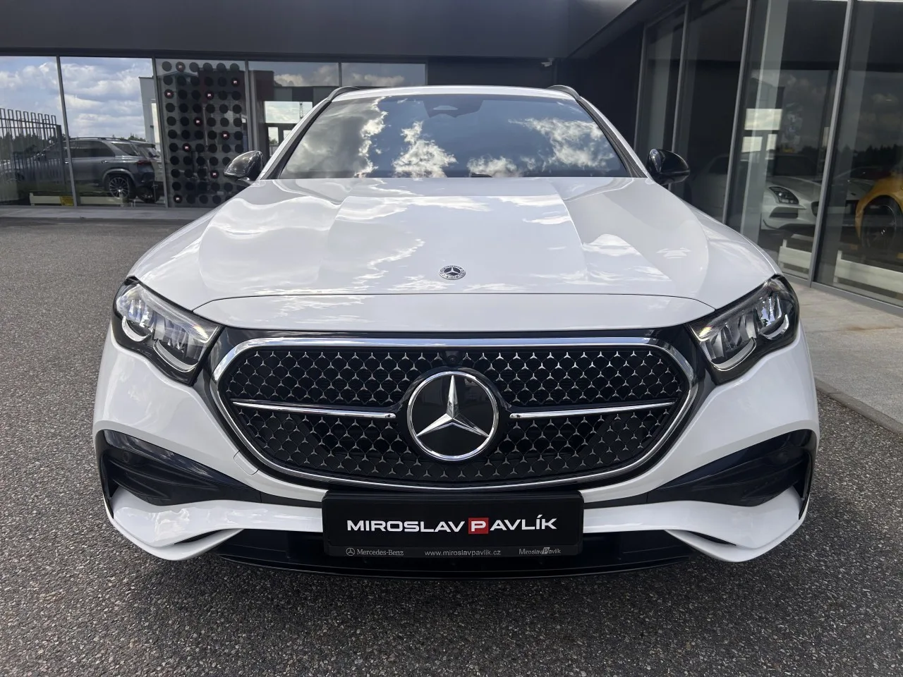 2025 Mercedes-Benz E 220 d 4MATIC, Estate, AMG Line angeboten von einem Fachhändler in Písek, Tschechien, Foto 6 von 30