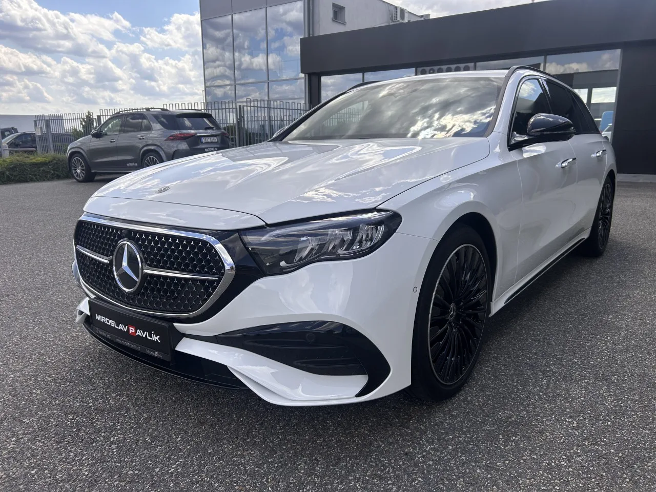 2025 Mercedes-Benz E 220 d 4MATIC, Estate, AMG Line angeboten von einem Fachhändler in Písek, Tschechien, Foto 7 von 30