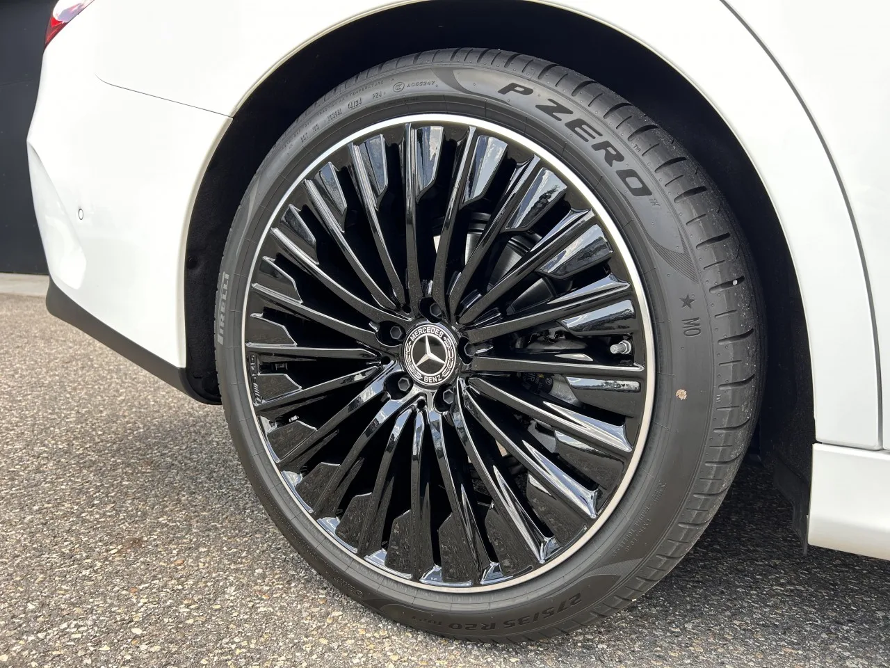 2025 Mercedes-Benz E 220 d 4MATIC, Estate, AMG Line angeboten von einem Fachhändler in Písek, Tschechien, Foto 11 von 30