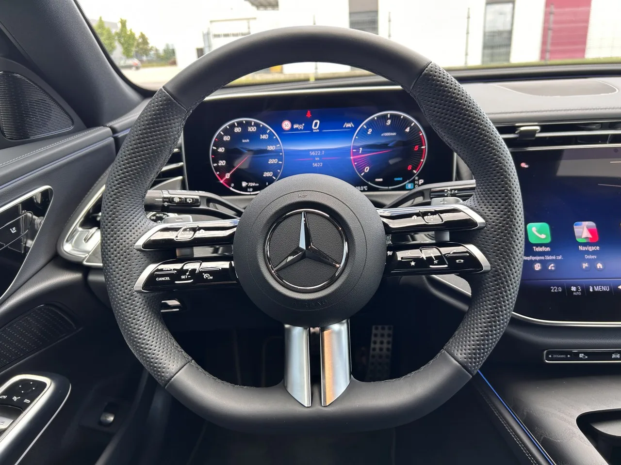 2025 Mercedes-Benz E 220 d 4MATIC, Estate, AMG Line angeboten von einem Fachhändler in Písek, Tschechien, Foto 16 von 30