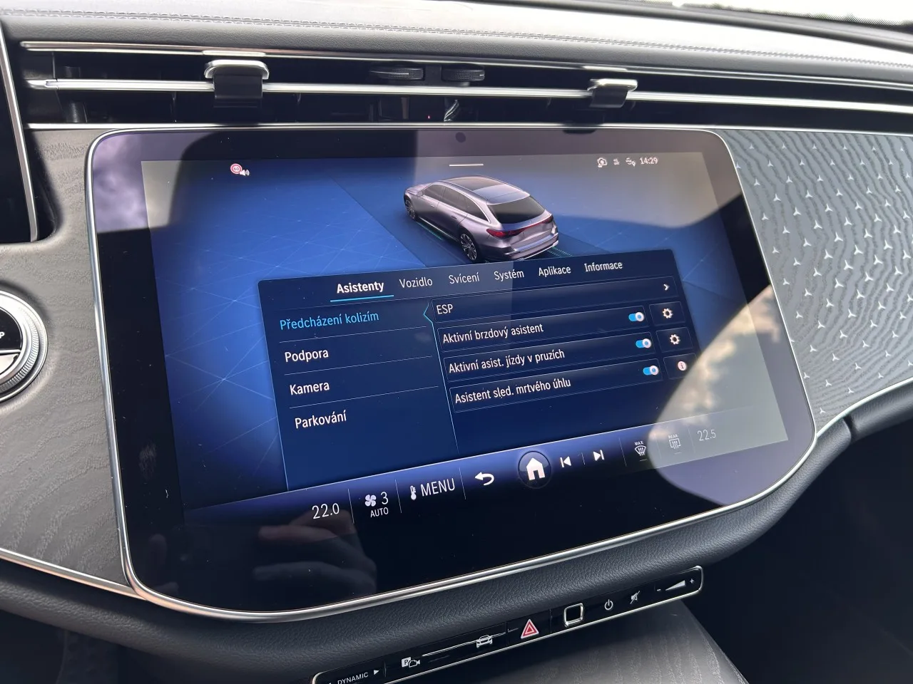2025 Mercedes-Benz E 220 d 4MATIC, Estate, AMG Line angeboten von einem Fachhändler in Písek, Tschechien, Foto 23 von 30