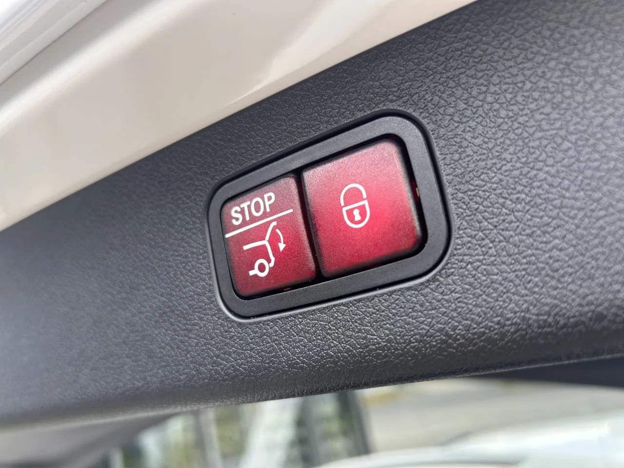 2025 Mercedes-Benz E 220 d 4MATIC, Estate, AMG Line angeboten von einem Fachhändler in Písek, Tschechien, Foto 29 von 30