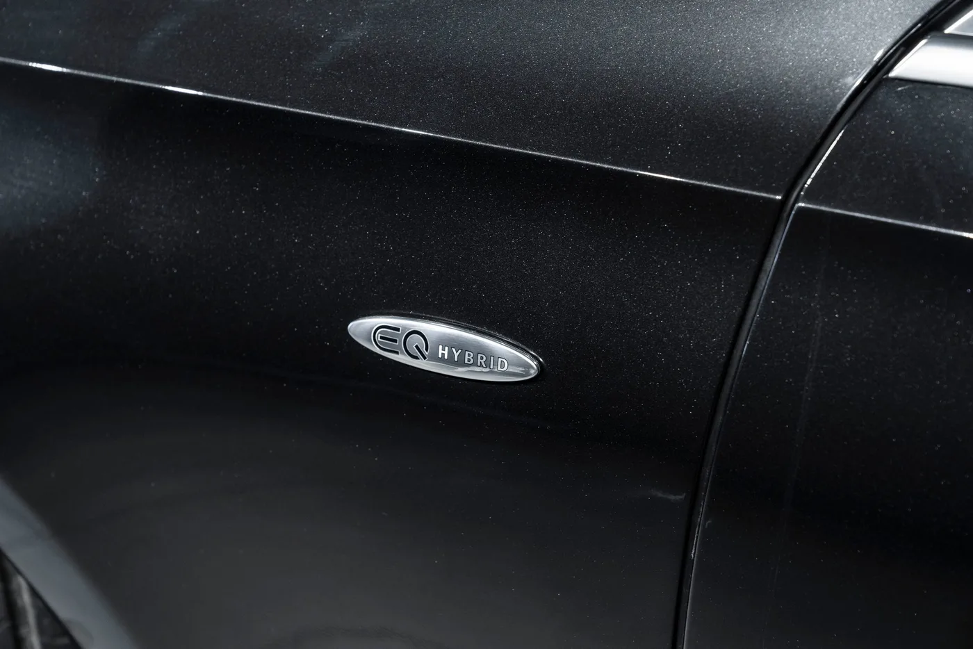 2025 Mercedes-Benz E 300 e offered by a specialist dealer in Bratislava, Slovakia, photo 5 of 15