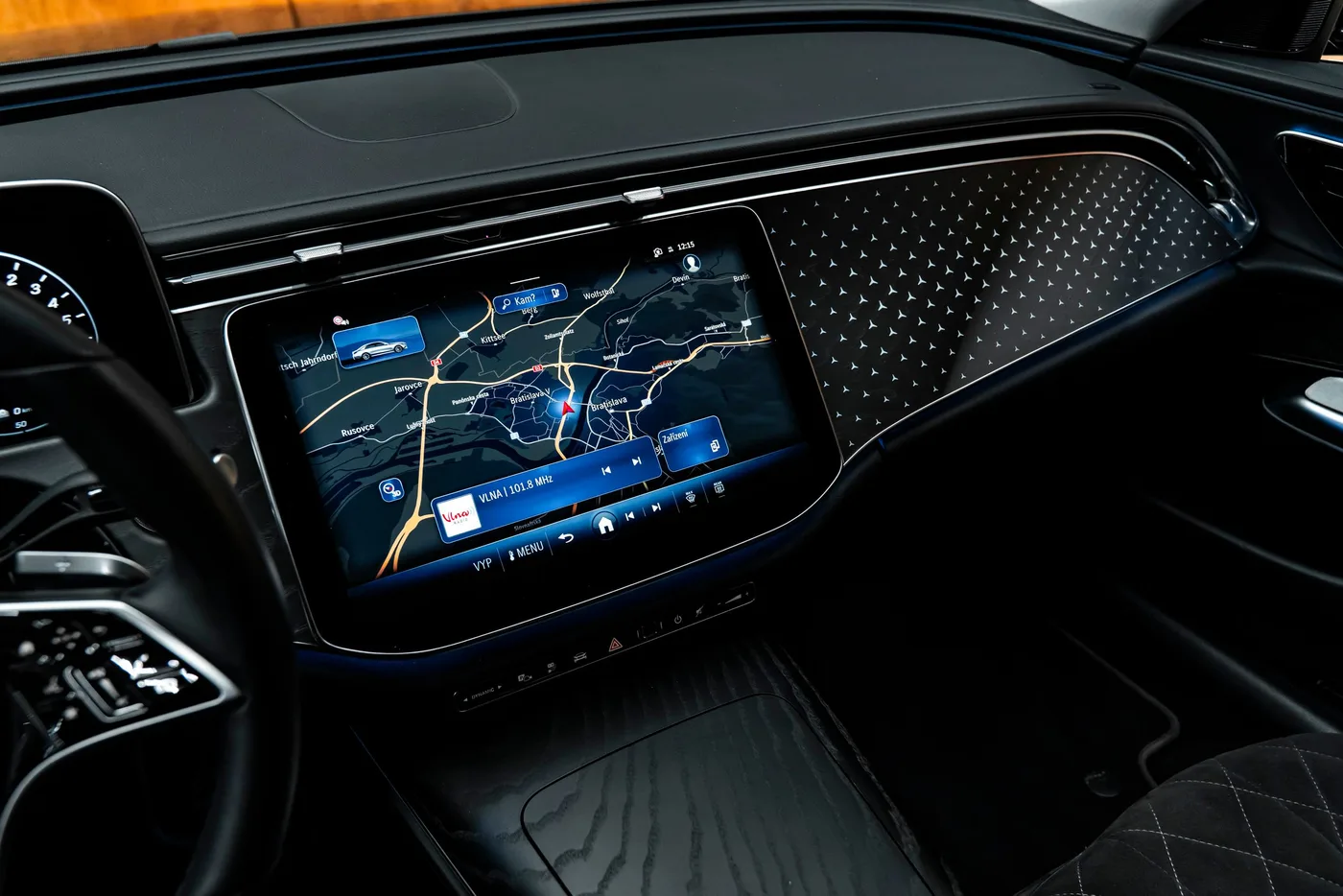 2025 Mercedes-Benz E 300 e offered by a specialist dealer in Bratislava, Slovakia, photo 9 of 15