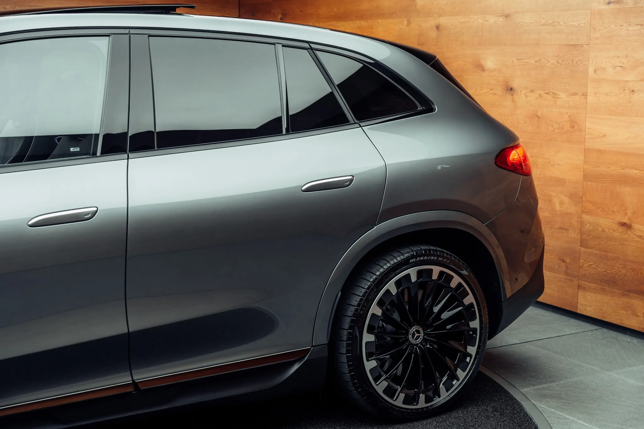 2025 Mercedes-Benz EQE SUV, 21/22