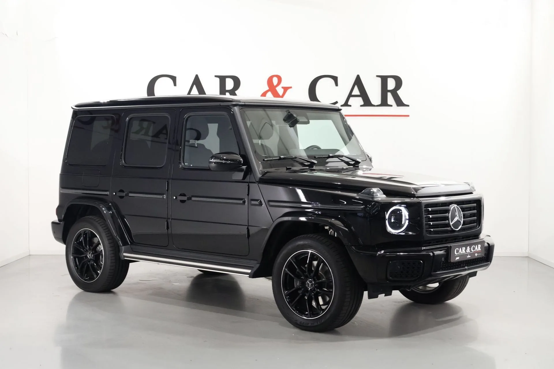 2025 Mercedes-Benz G 450 d AMG Line offered by a supercar dealer in Zibido San Giacomo, Italy, main photo