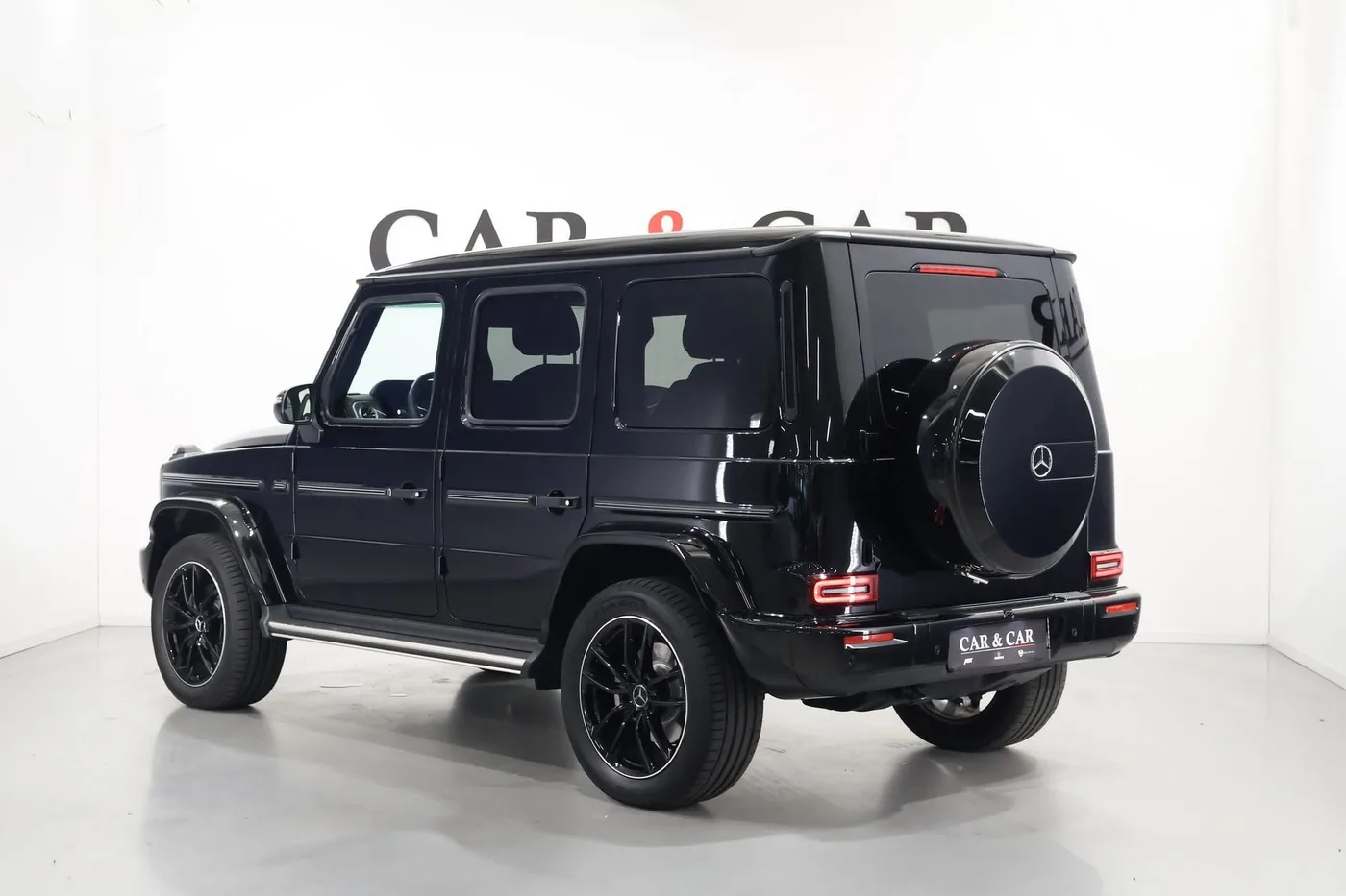 2025 Mercedes-Benz G 450 d AMG Line offered by a supercar dealer in Zibido San Giacomo, Italy, photo 2 of 25
