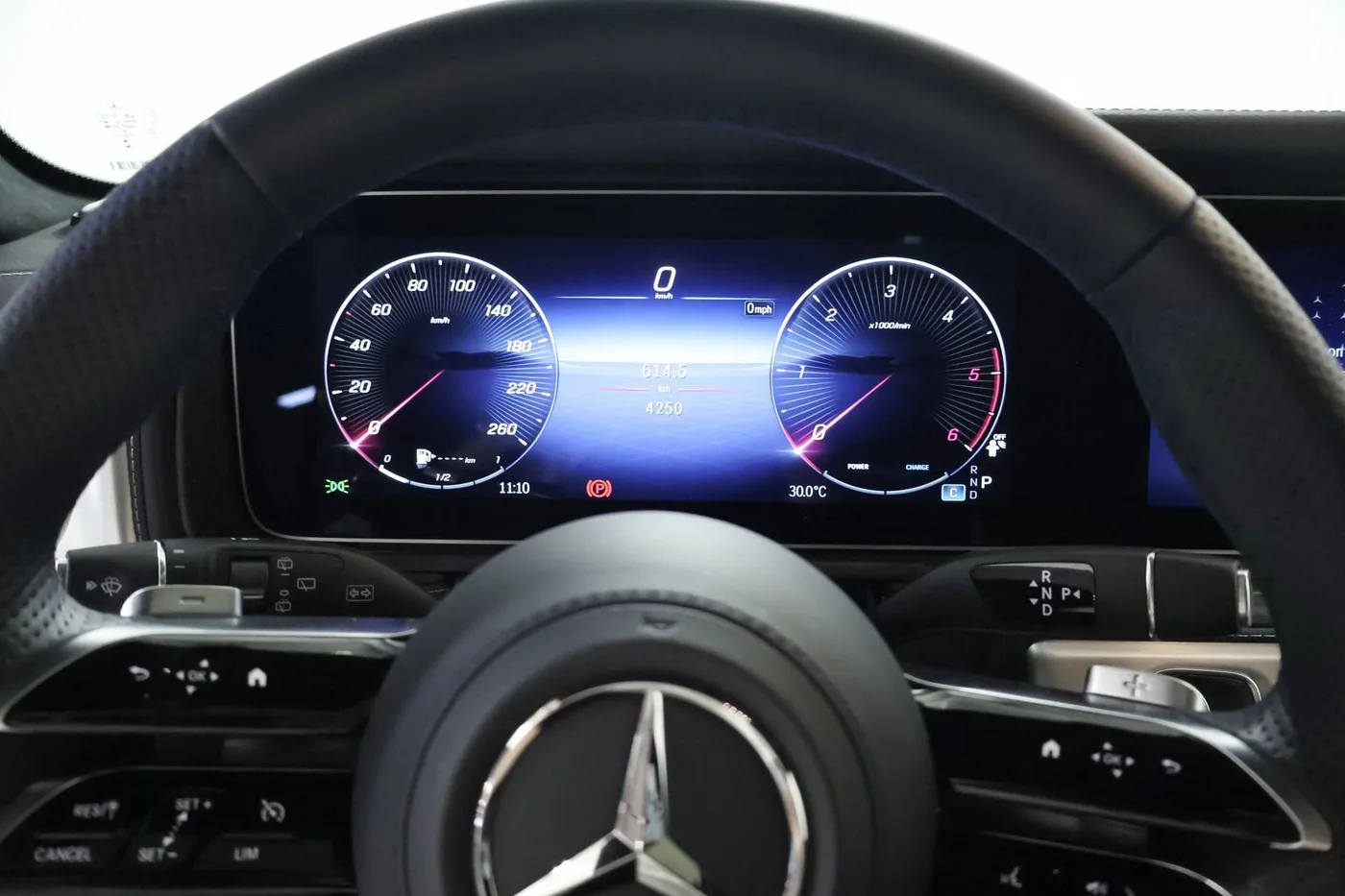 2025 Mercedes-Benz G 450 d AMG Line offered by a supercar dealer in Zibido San Giacomo, Italy, photo 14 of 25
