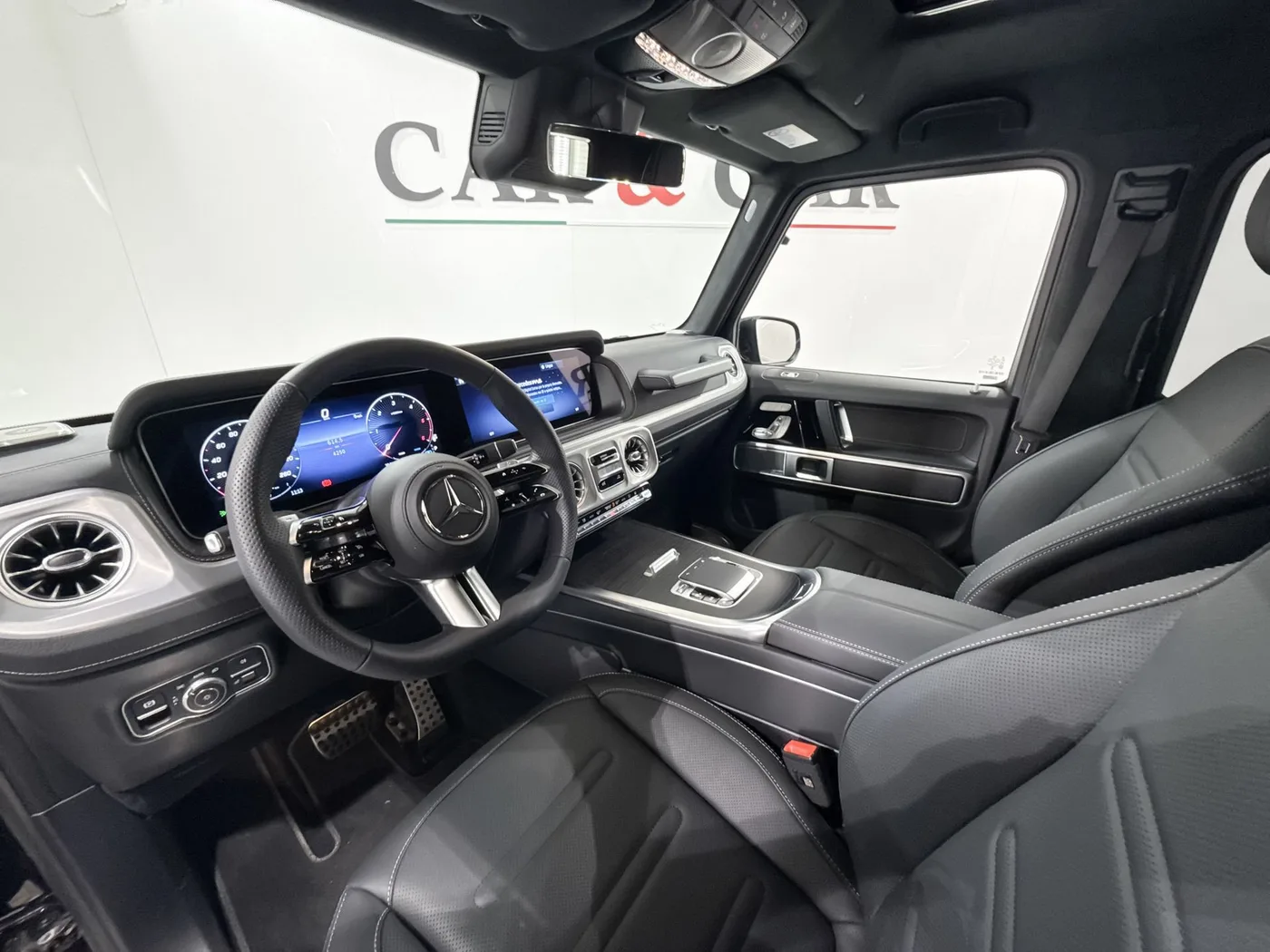 2025 Mercedes-Benz G 450 d AMG Line offered by a supercar dealer in Zibido San Giacomo, Italy, photo 16 of 25