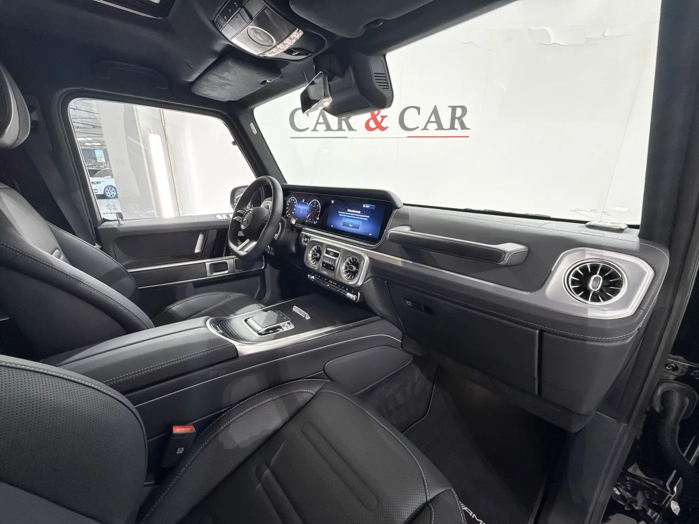 2025 Mercedes-Benz G 450 d AMG Line offered by a supercar dealer in Zibido San Giacomo, Italy, photo 23 of 25