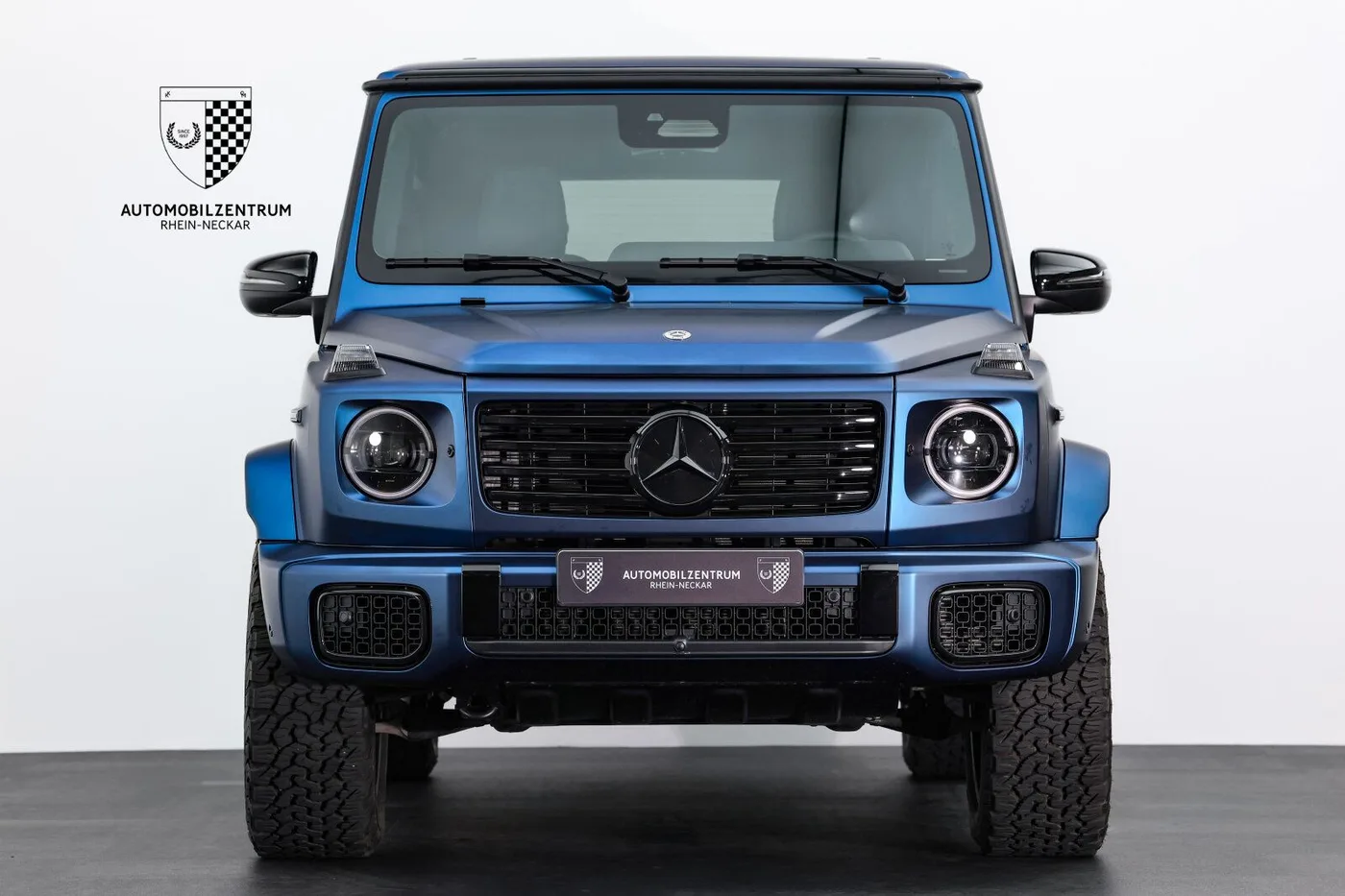 2025 Mercedes-Benz G 450 d AMG Line offered by a supercar dealer in Viernheim, Germany, photo 2 of 25