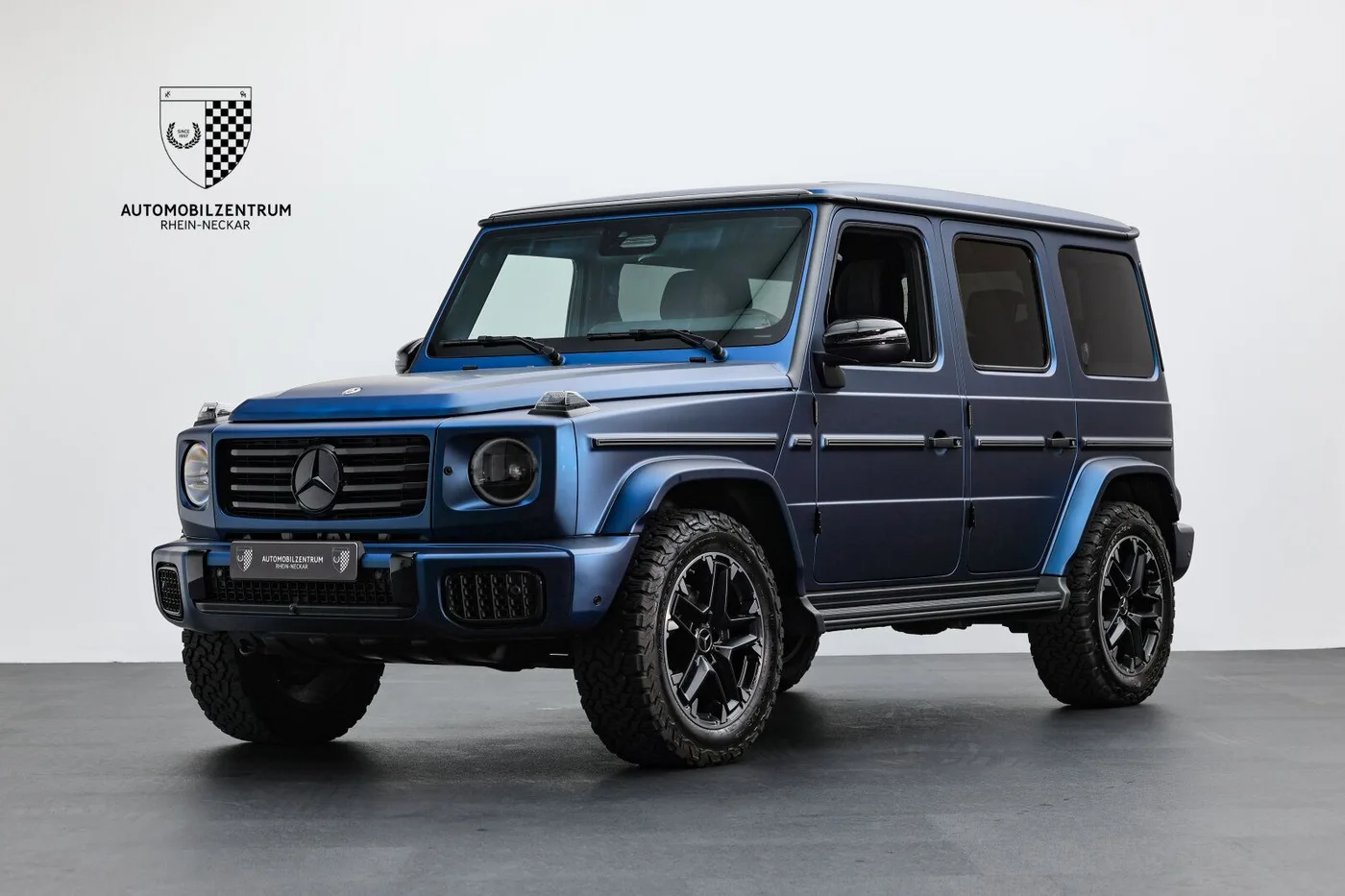 2025 Mercedes-Benz G 450 d AMG Line offered by a supercar dealer in Viernheim, Germany, photo 3 of 25