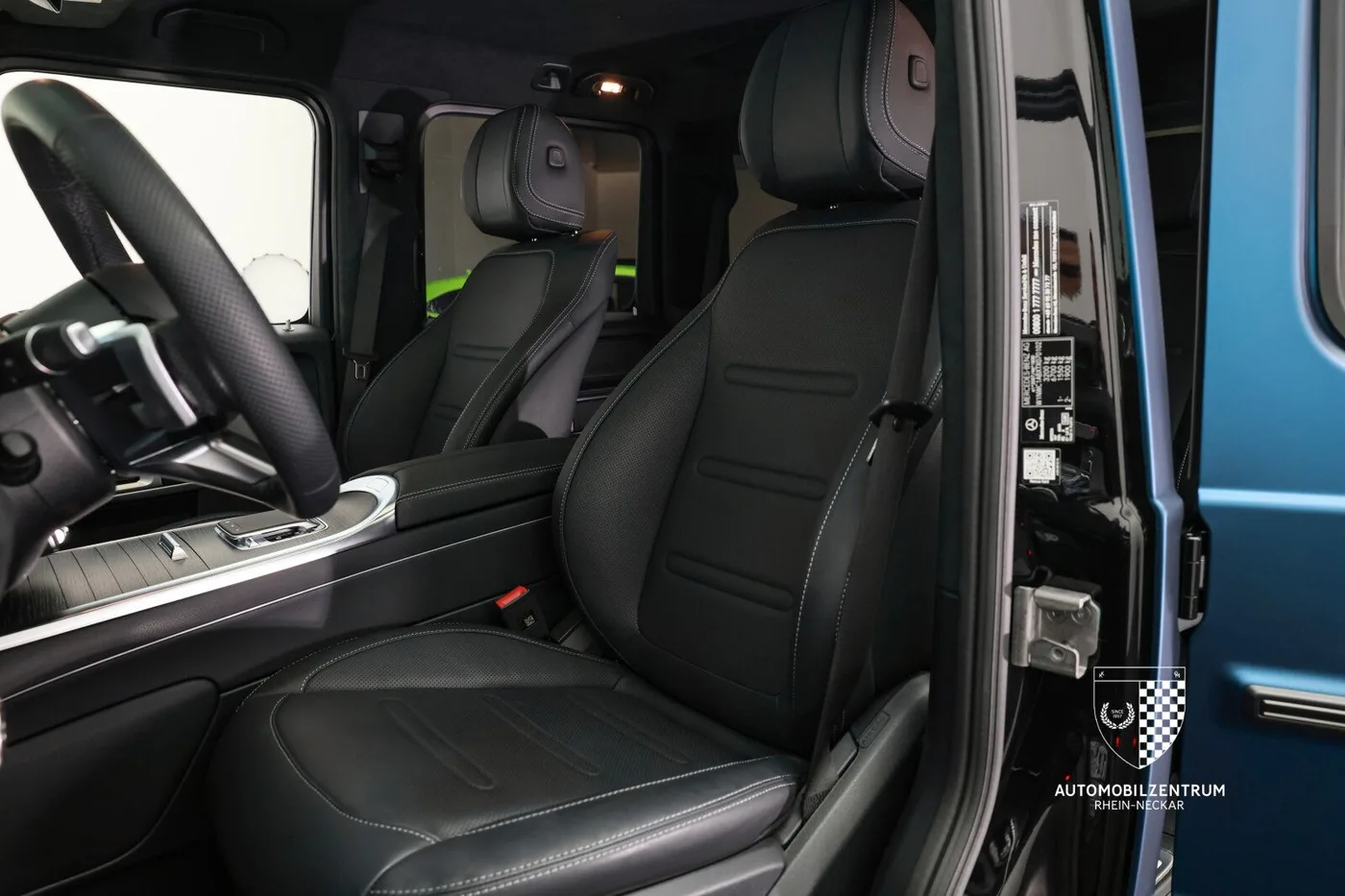 2025 Mercedes-Benz G 450 d AMG Line offered by a supercar dealer in Viernheim, Germany, photo 11 of 25