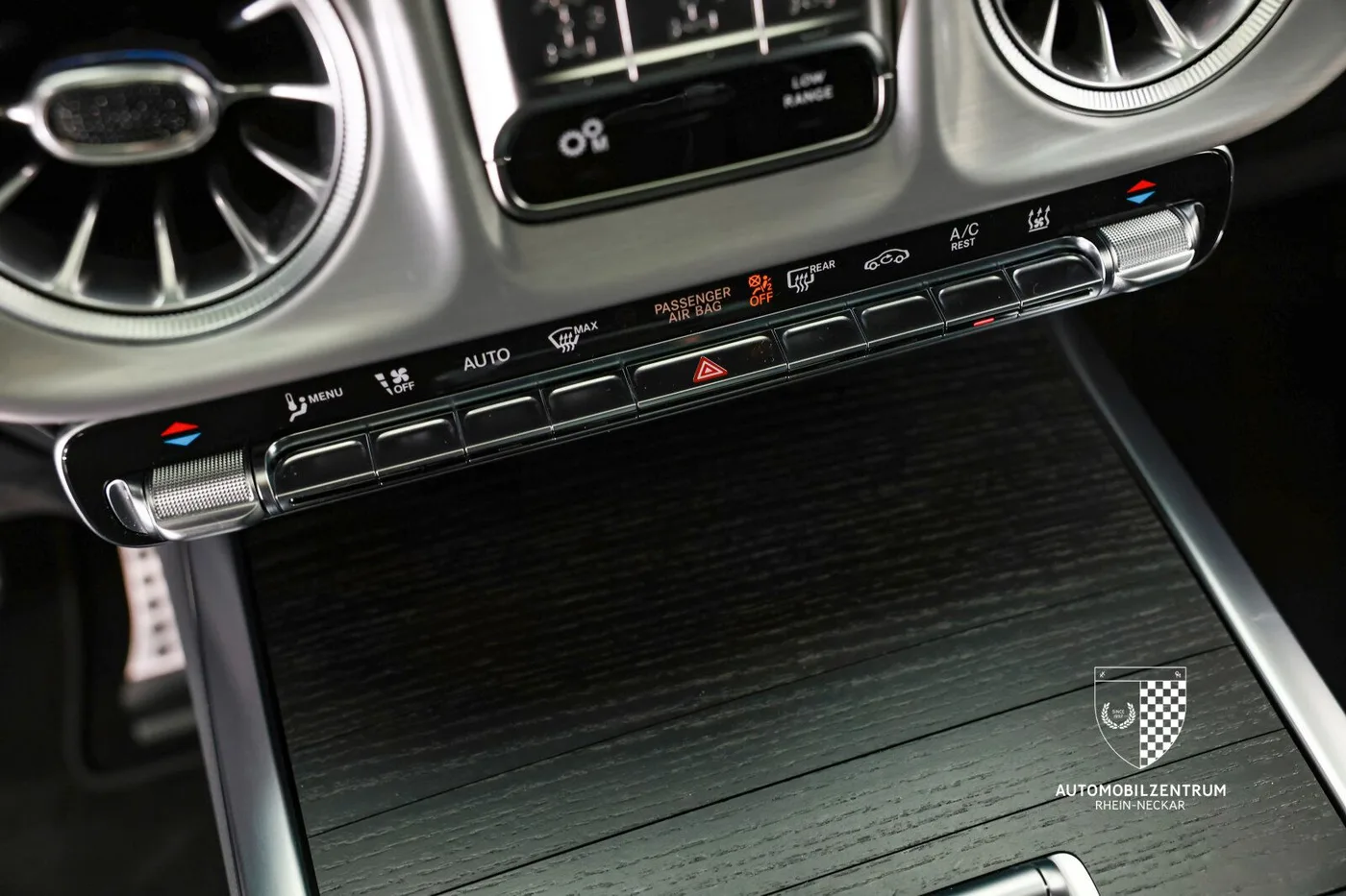 2025 Mercedes-Benz G 450 d AMG Line offered by a supercar dealer in Viernheim, Germany, photo 22 of 25