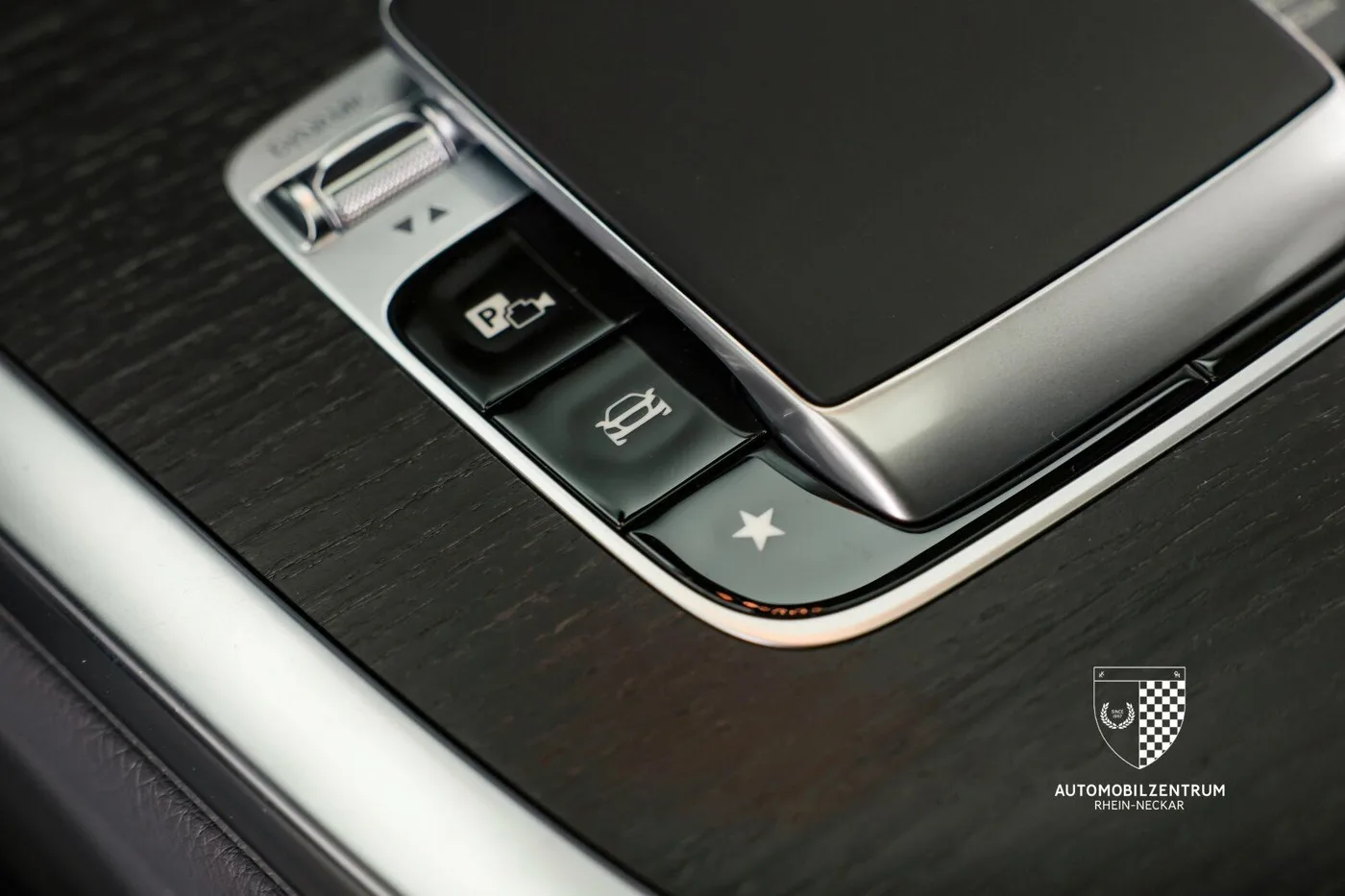 2025 Mercedes-Benz G 450 d AMG Line offered by a supercar dealer in Viernheim, Germany, photo 25 of 25