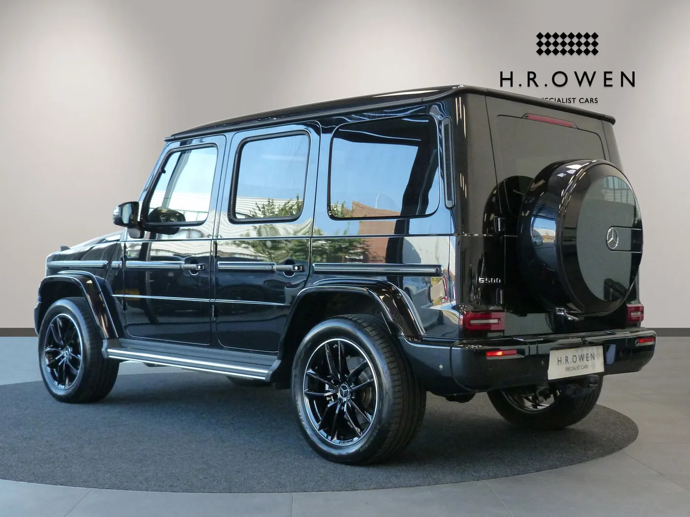 2025 Mercedes-Benz G 500 AMG Line Premium Plus offered by a franchised dealer group in Cheltenham, United Kingdom, photo 2 of 25