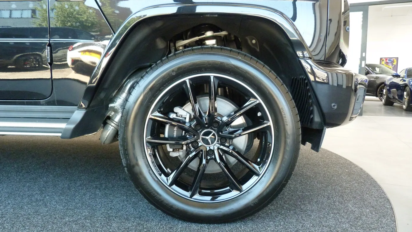 2025 Mercedes-Benz G 500 AMG Line Premium Plus offered by a franchised dealer group in Cheltenham, United Kingdom, photo 4 of 25