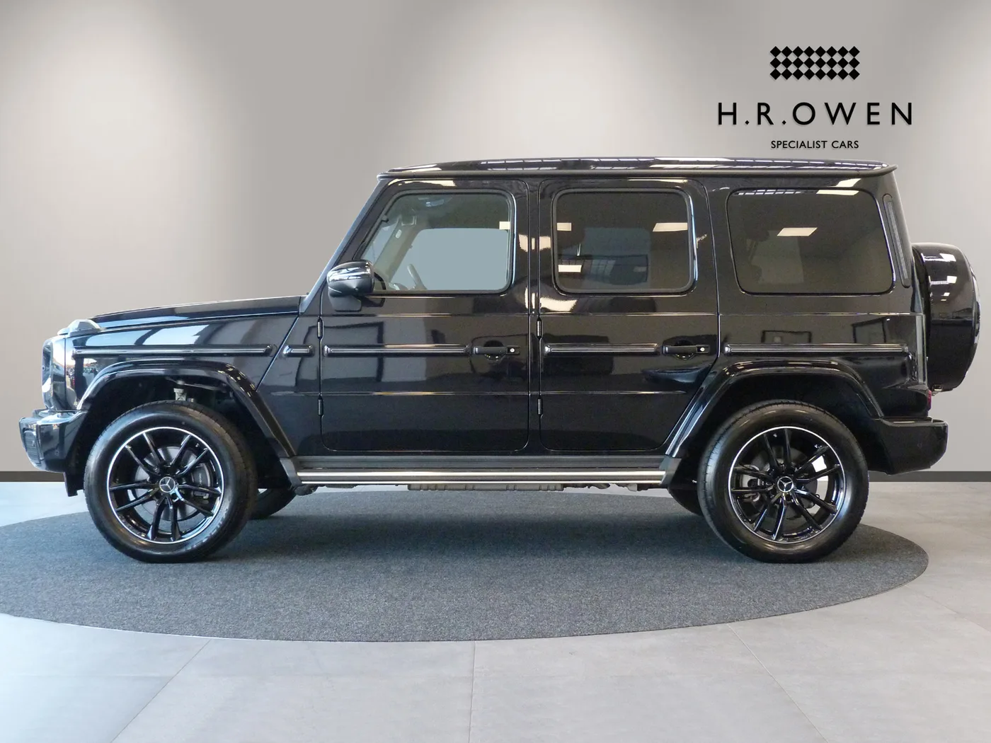2025 Mercedes-Benz G 500 AMG Line Premium Plus offered by a franchised dealer group in Cheltenham, United Kingdom, photo 6 of 25