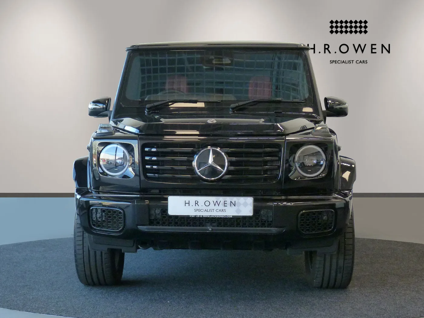 2025 Mercedes-Benz G 500 AMG Line Premium Plus offered by a franchised dealer group in Cheltenham, United Kingdom, photo 9 of 25