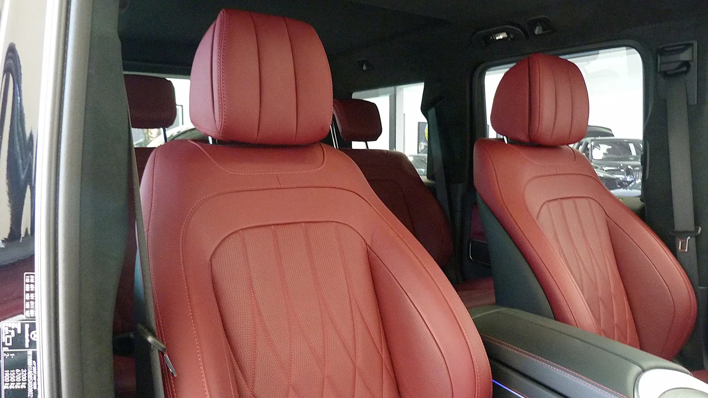 2025 Mercedes-Benz G 500 AMG Line Premium Plus offered by a franchised dealer group in Cheltenham, United Kingdom, photo 18 of 25
