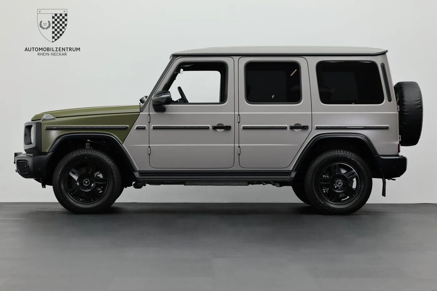 2025 Mercedes-Benz G 500 offered by a supercar dealer in Viernheim, Germany, photo 5 of 25