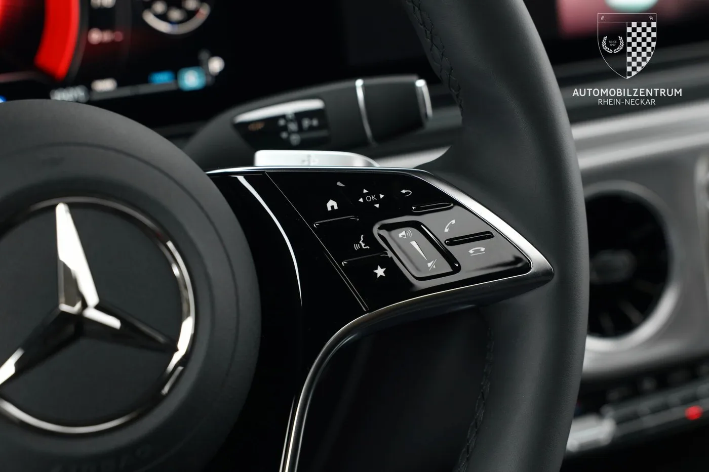 2025 Mercedes-Benz G 500 offered by a supercar dealer in Viernheim, Germany, photo 18 of 25