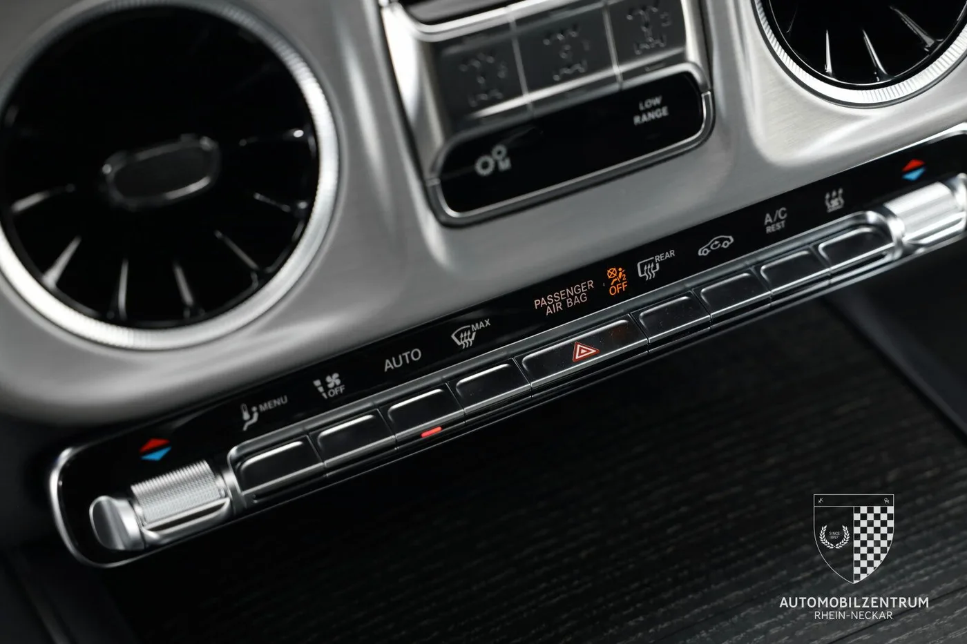 2025 Mercedes-Benz G 500 offered by a supercar dealer in Viernheim, Germany, photo 22 of 25