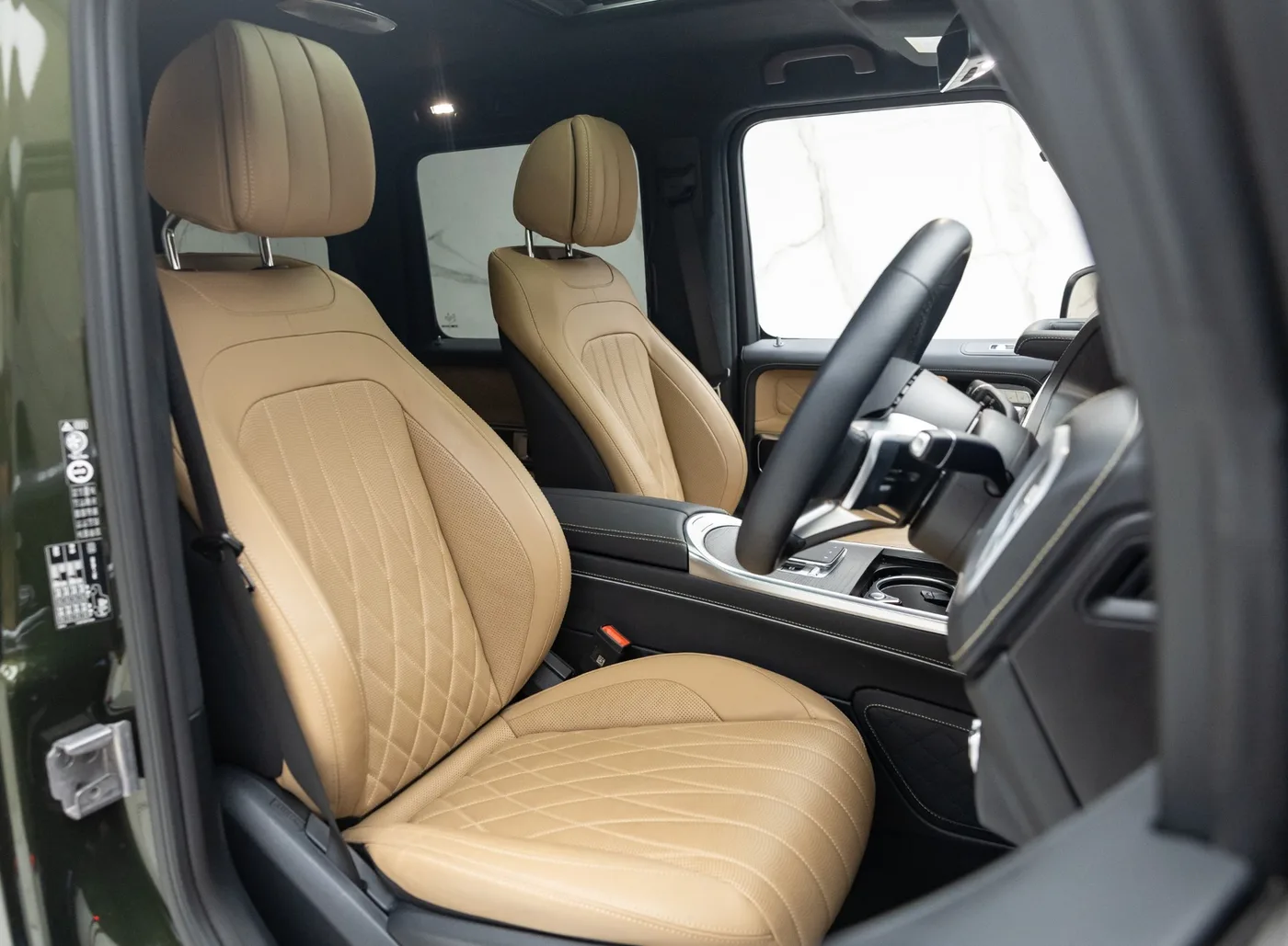 2025 Mercedes-Benz G 580 with EQ Technology offered by a specialist dealer in Banstead, United Kingdom, photo 12 of 15
