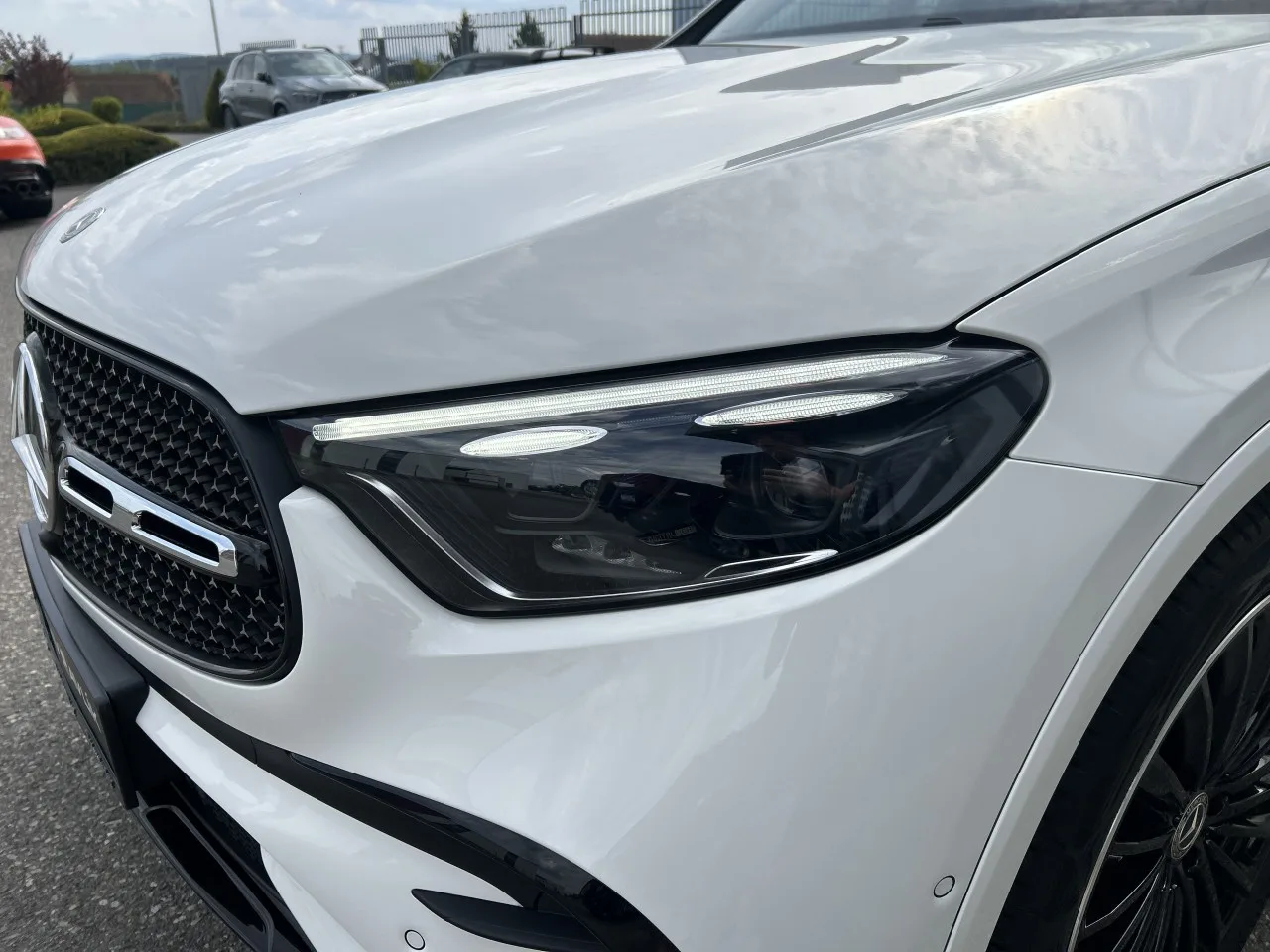 2025 Mercedes-Benz GLC 200 d 4MATIC, Coupé, AMG Line proposée par un concessionnaire spécialisé à Písek, Tchéquie, photo 9 sur 28