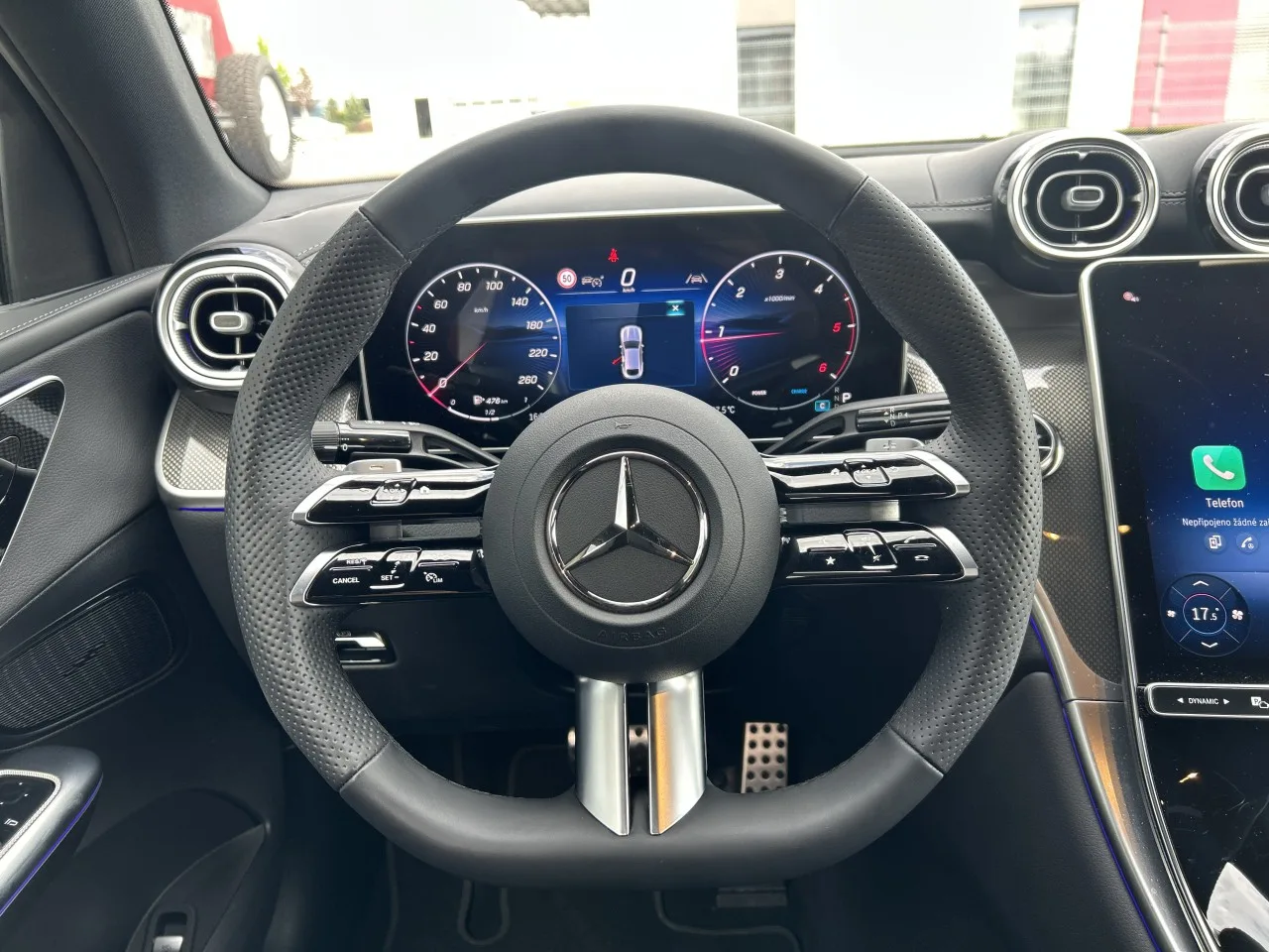 2025 Mercedes-Benz GLC 200 d 4MATIC, Coupé, AMG Line proposée par un concessionnaire spécialisé à Písek, Tchéquie, photo 14 sur 28